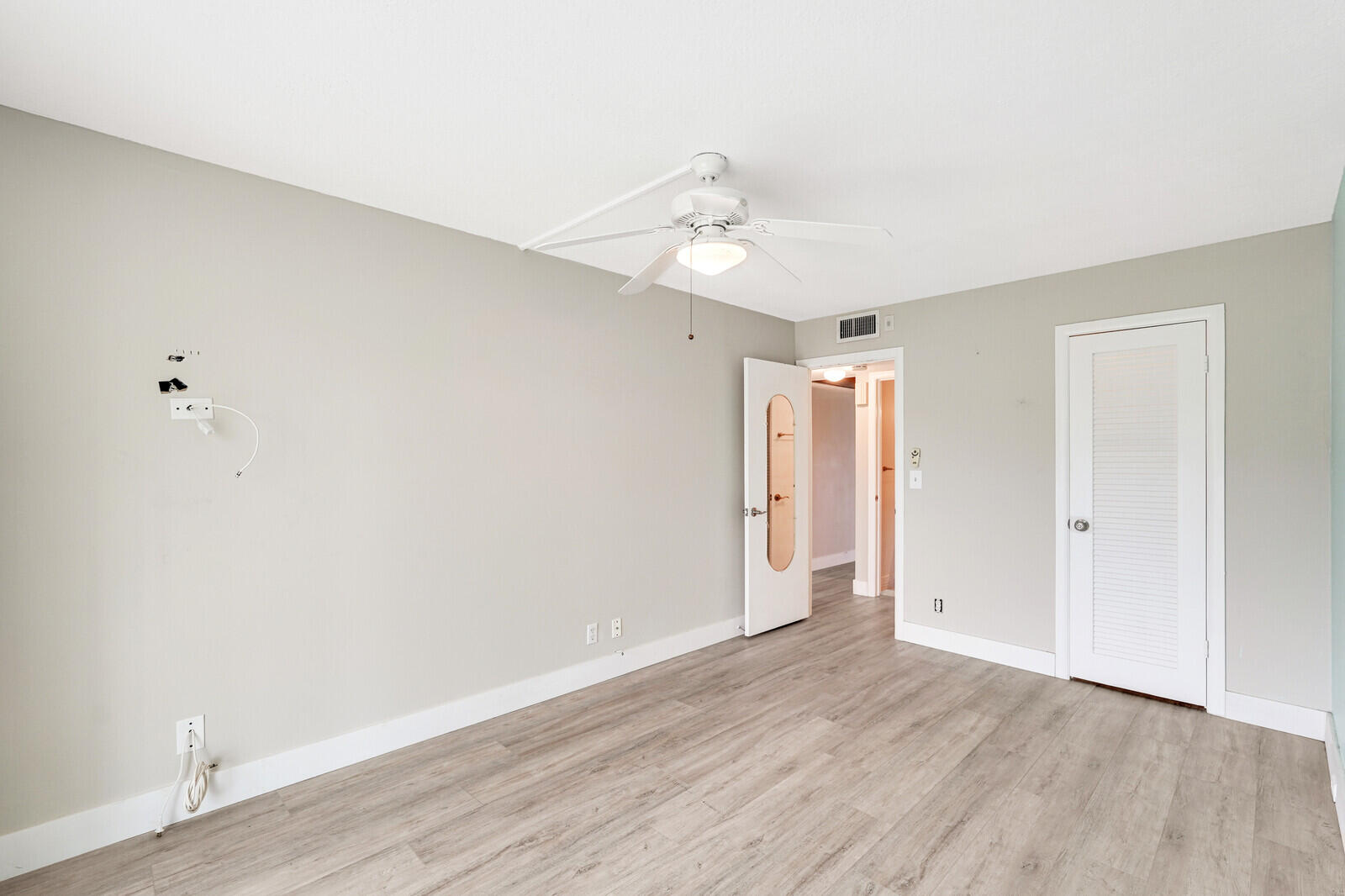 1019 Oakridge A