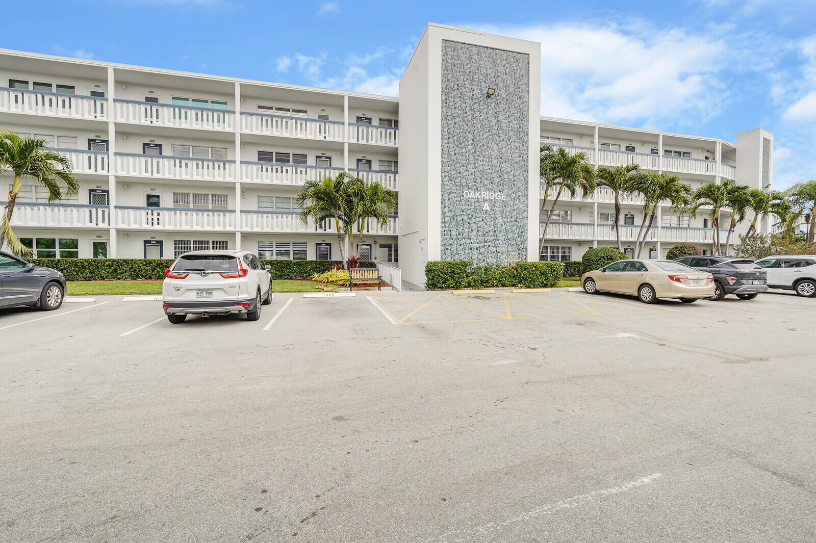 1019 Oakridge A
