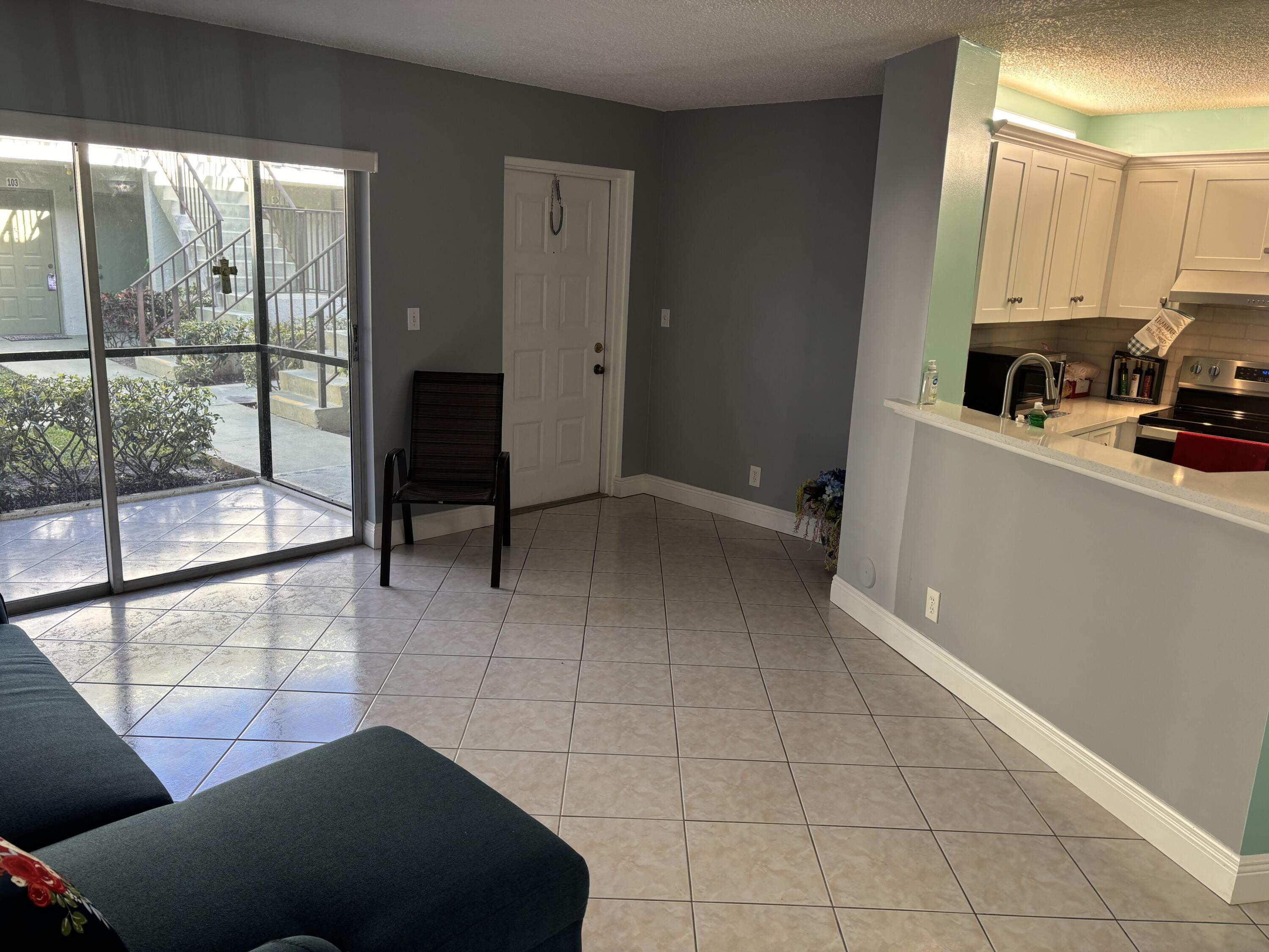 7523 S Oriole Boulevard 102