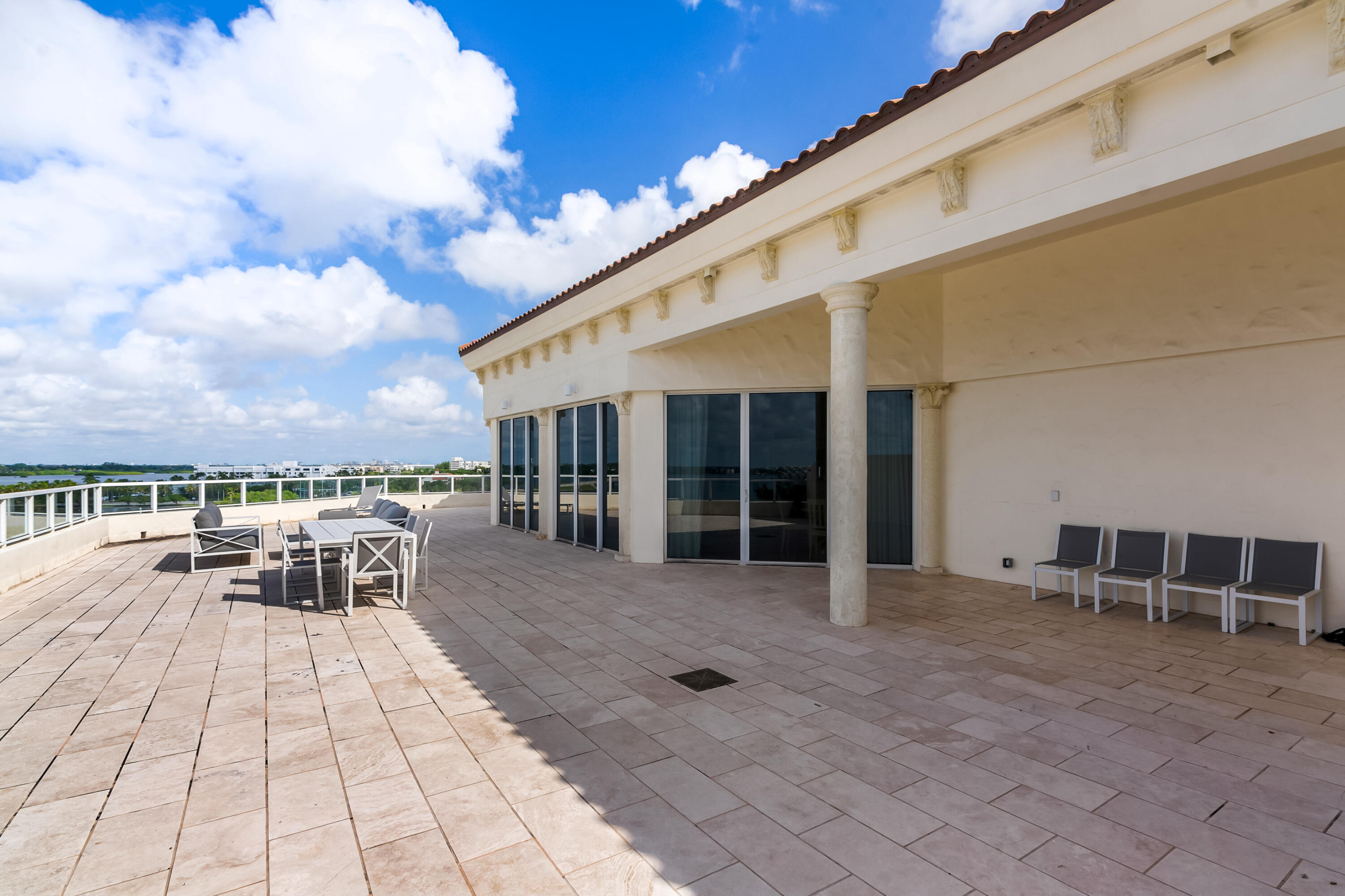 3000 S Ocean Boulevard Ph4