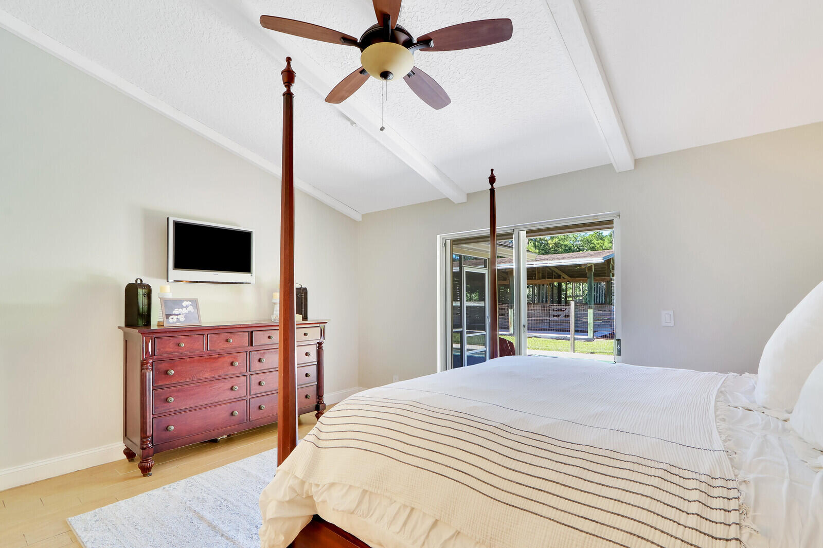 15595 Mellen Lane