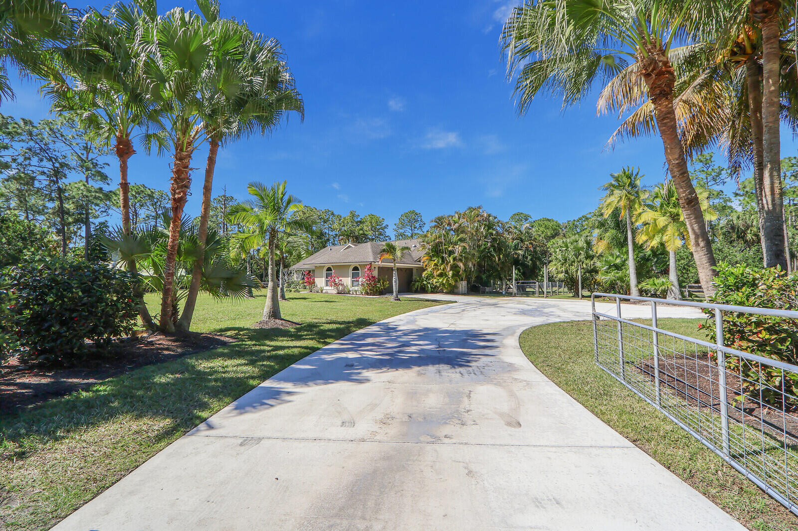 15595 Mellen Lane