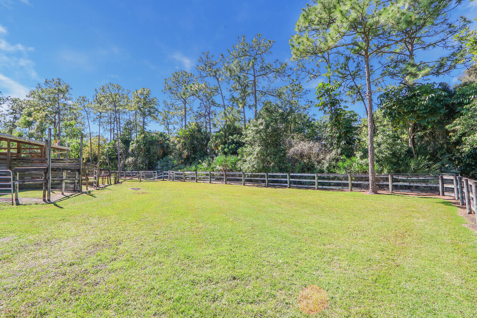 15595 Mellen Lane