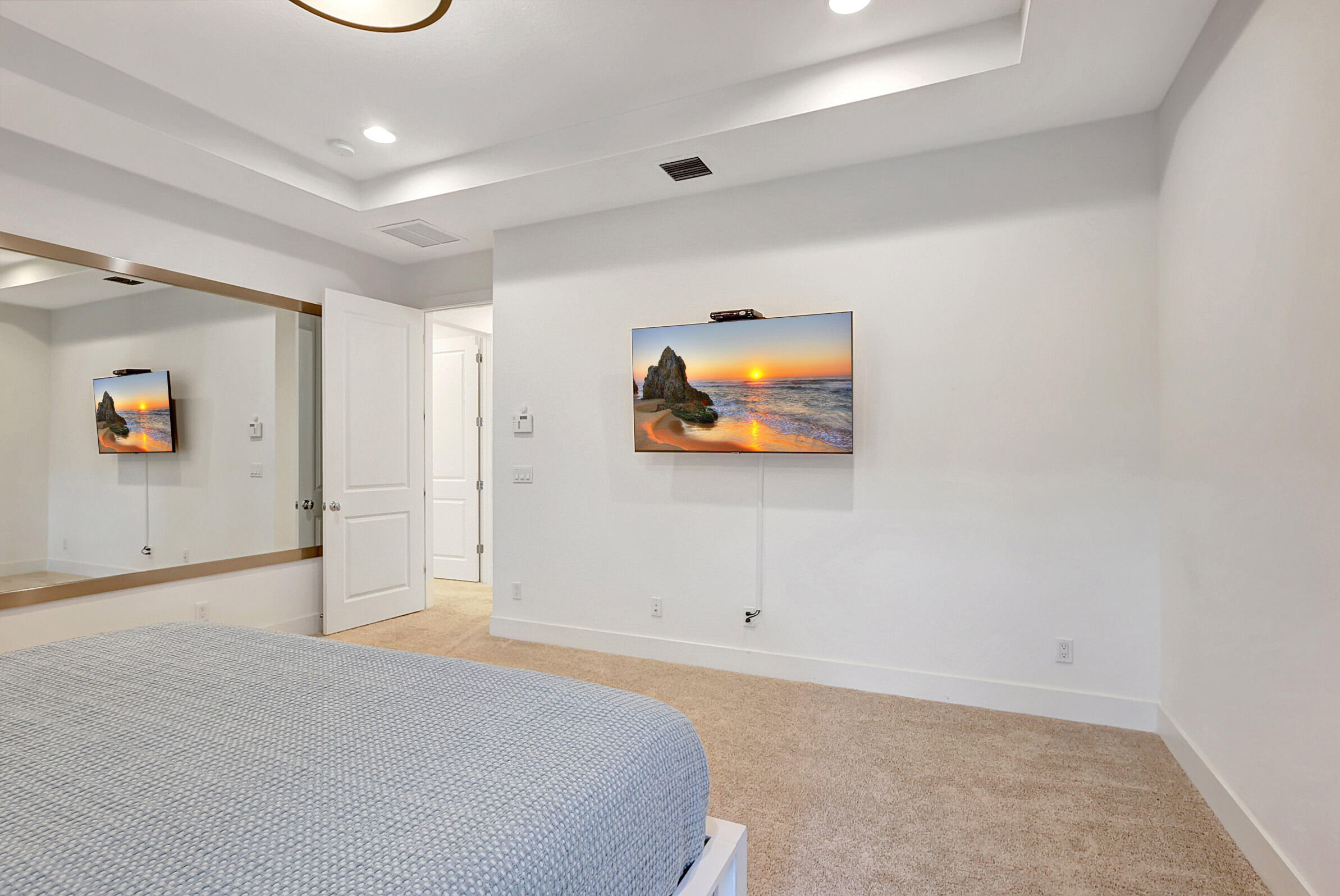 8055 Hobbes Way