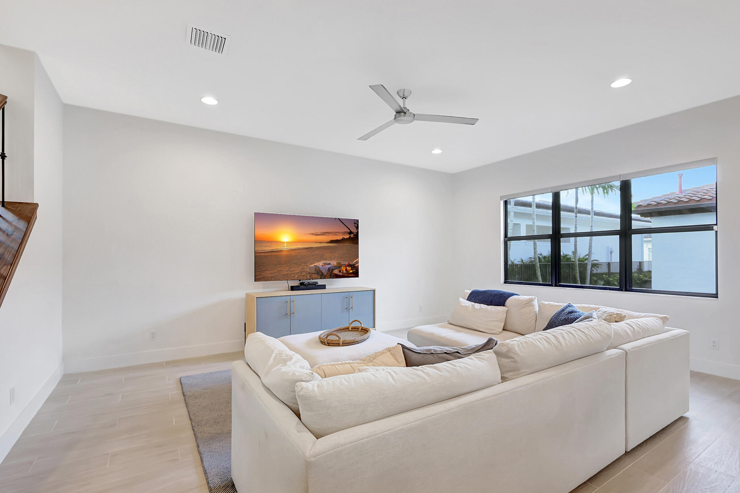 8055 Hobbes Way