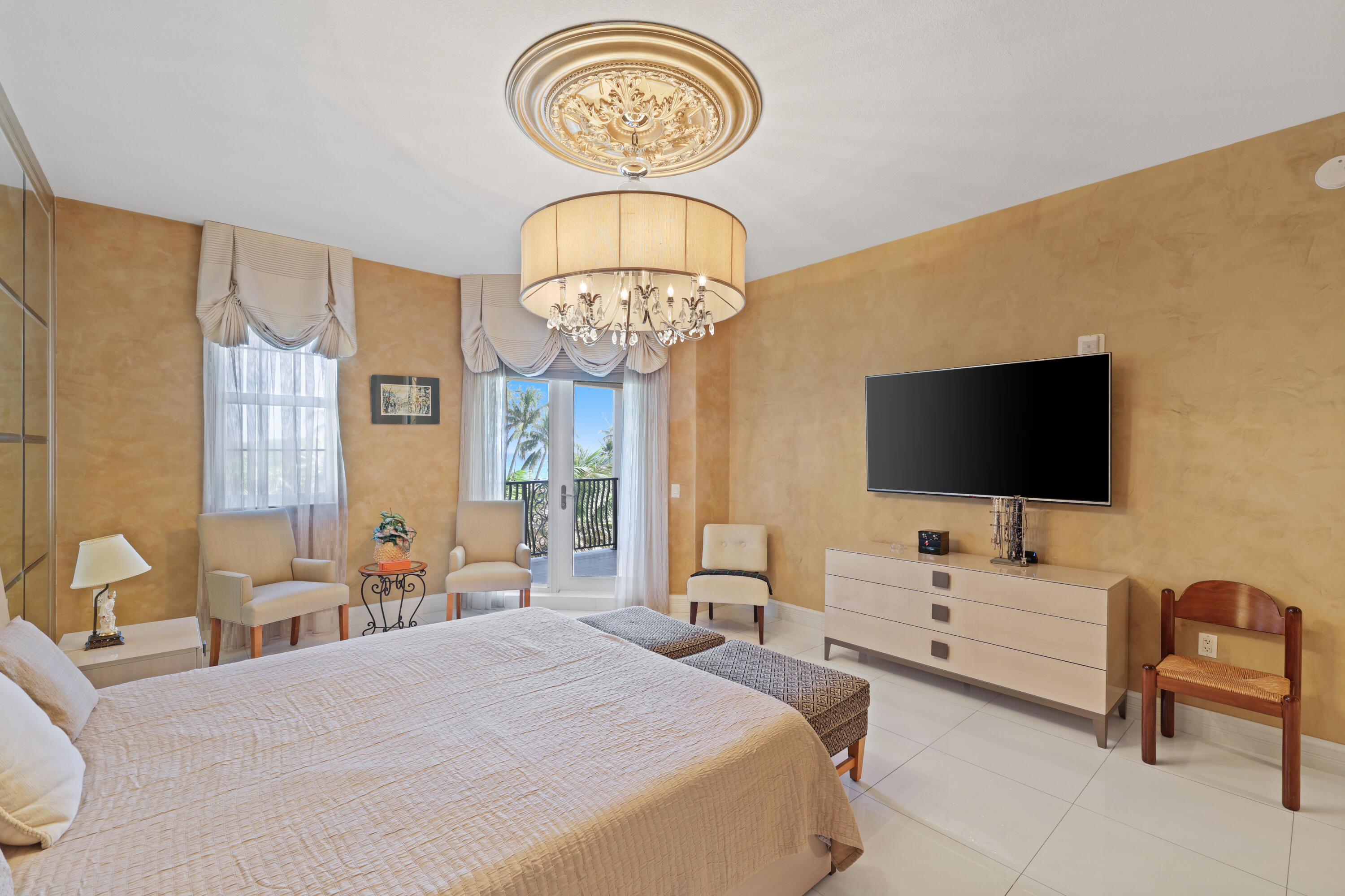 1 N Ocean Boulevard 304