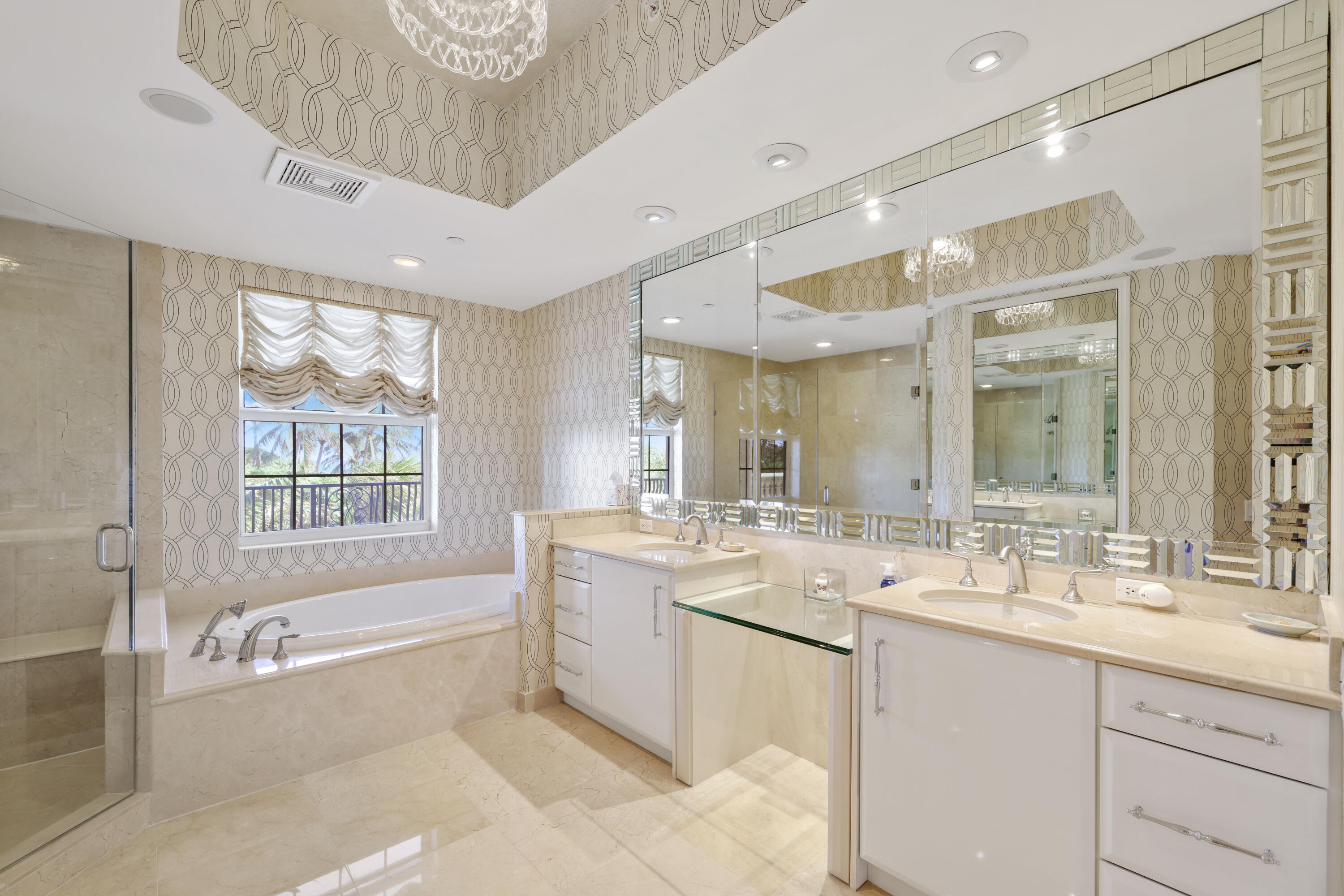1 N Ocean Boulevard 304