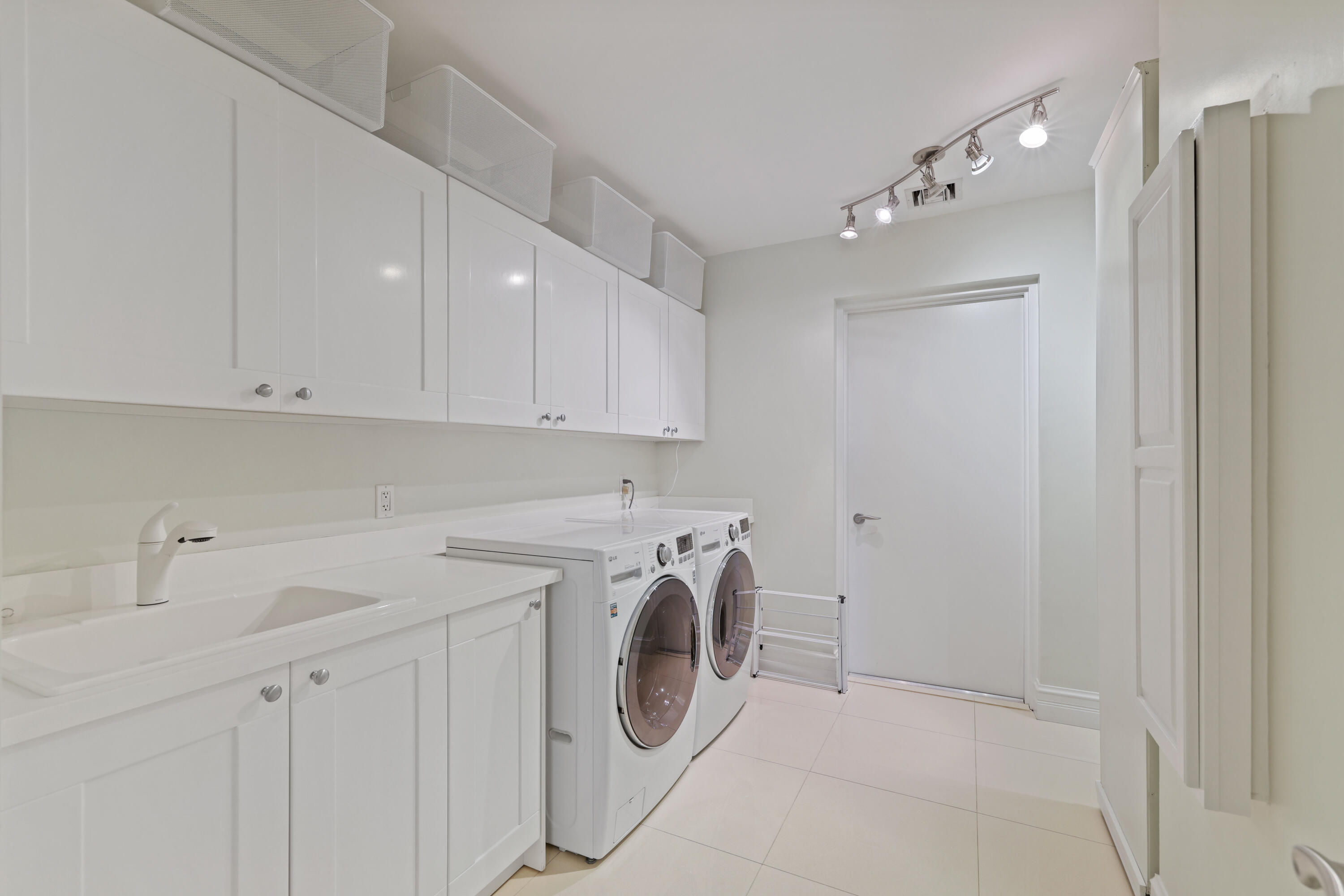 1 N Ocean Boulevard 304