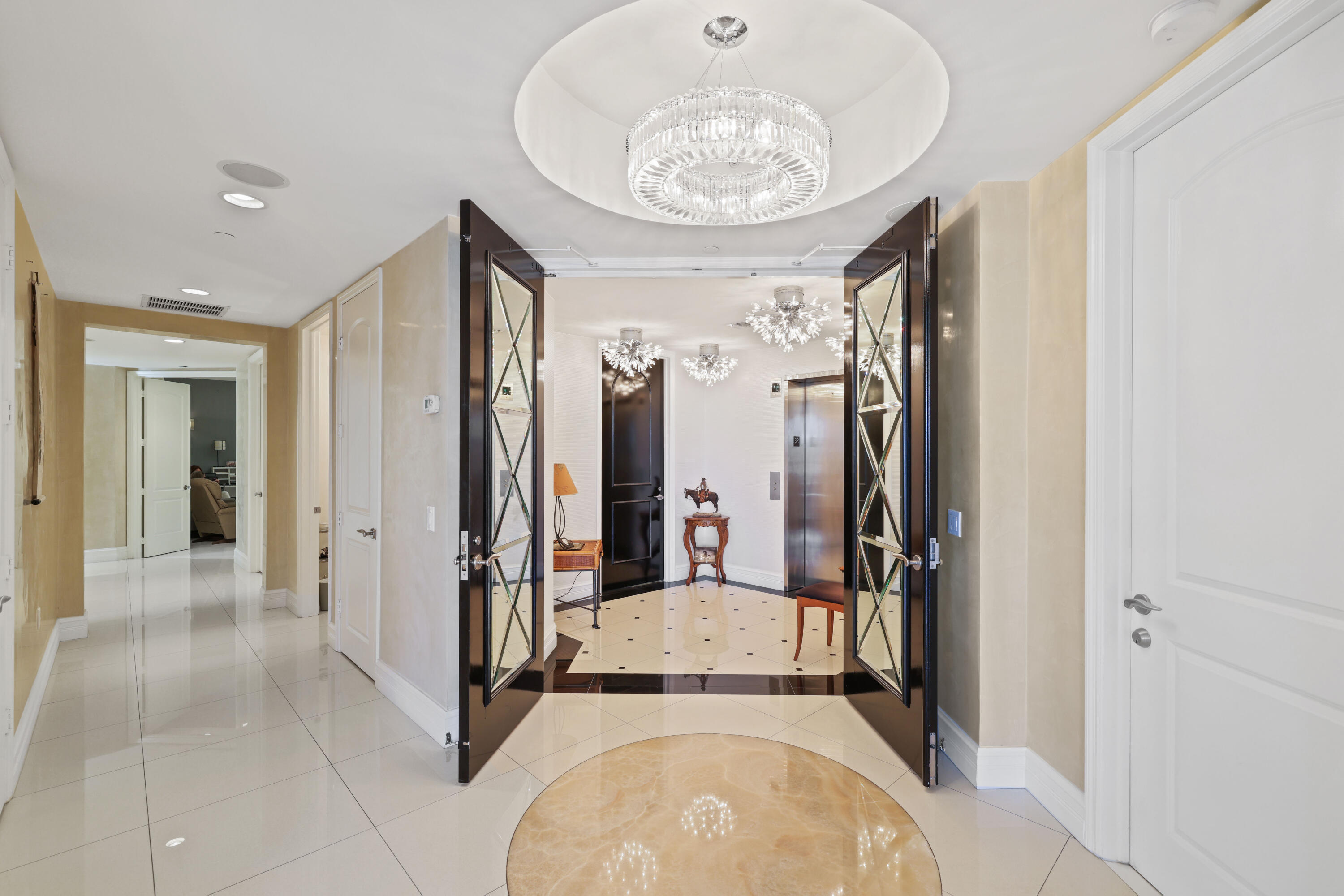 1 N Ocean Boulevard 304