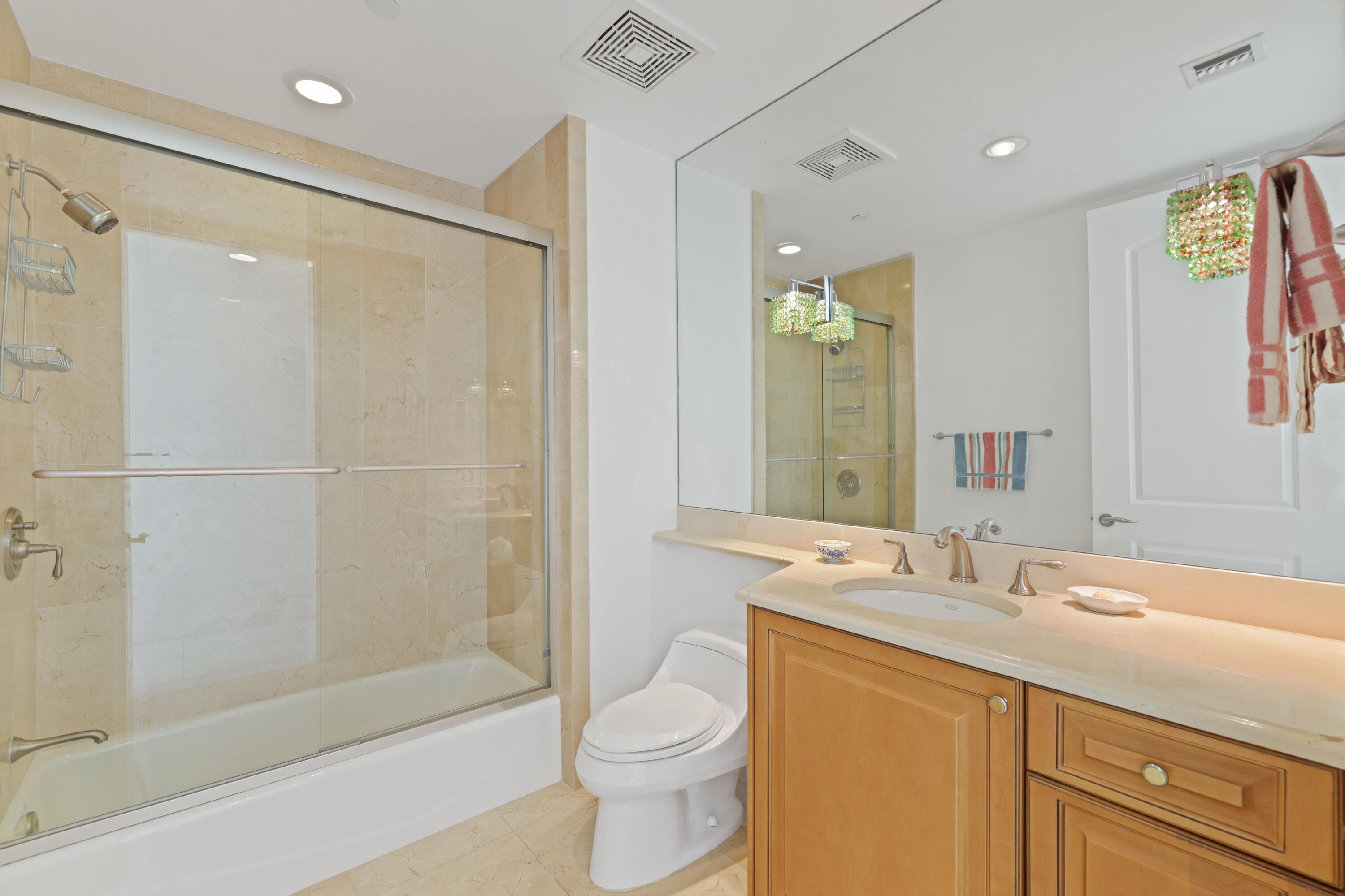 1 N Ocean Boulevard 304