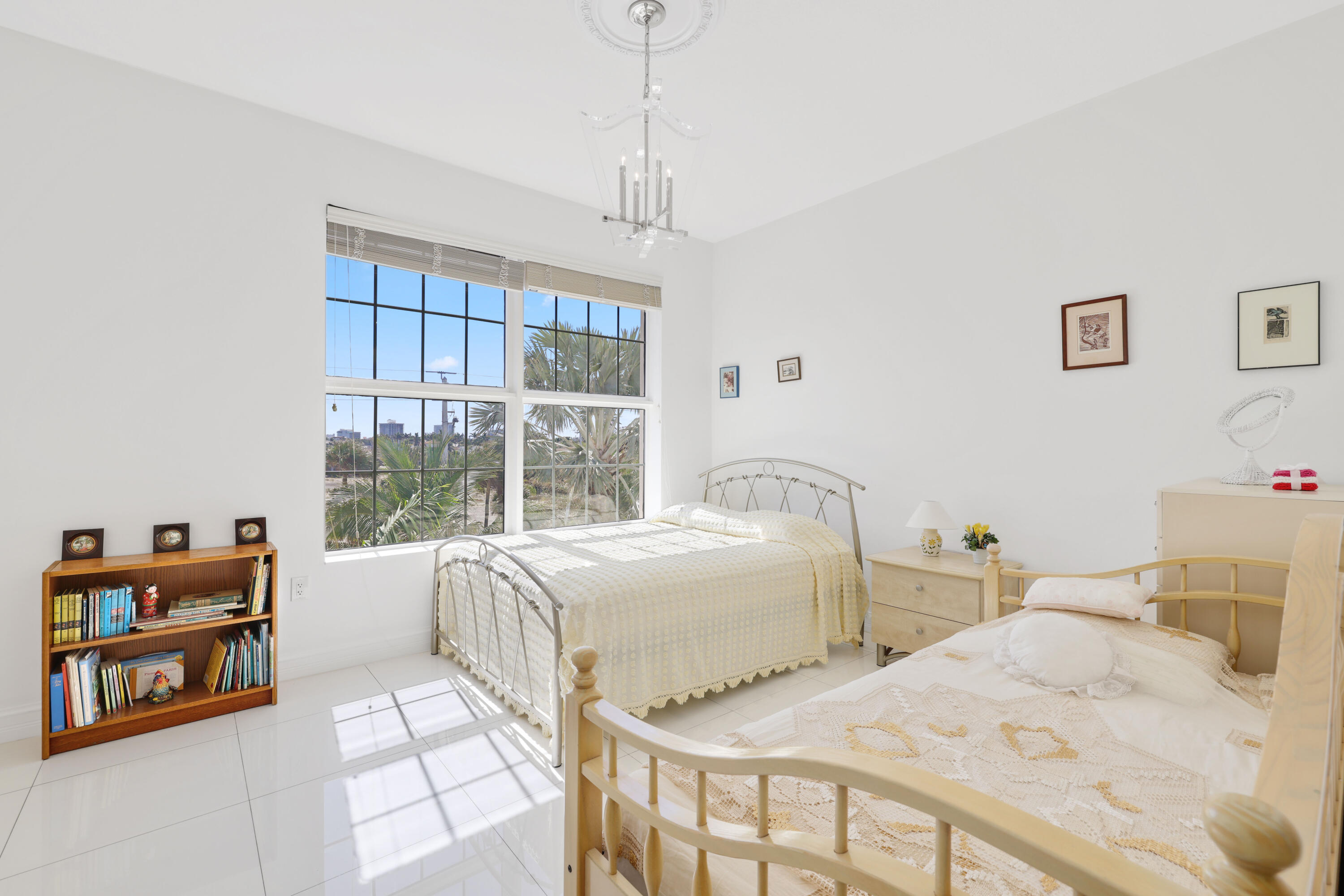1 N Ocean Boulevard 304