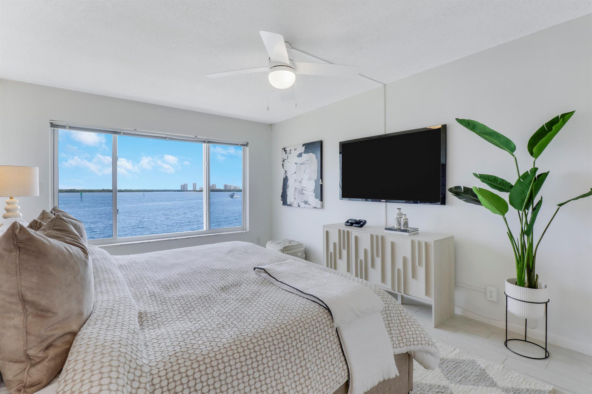 52 Yacht Club Drive 203