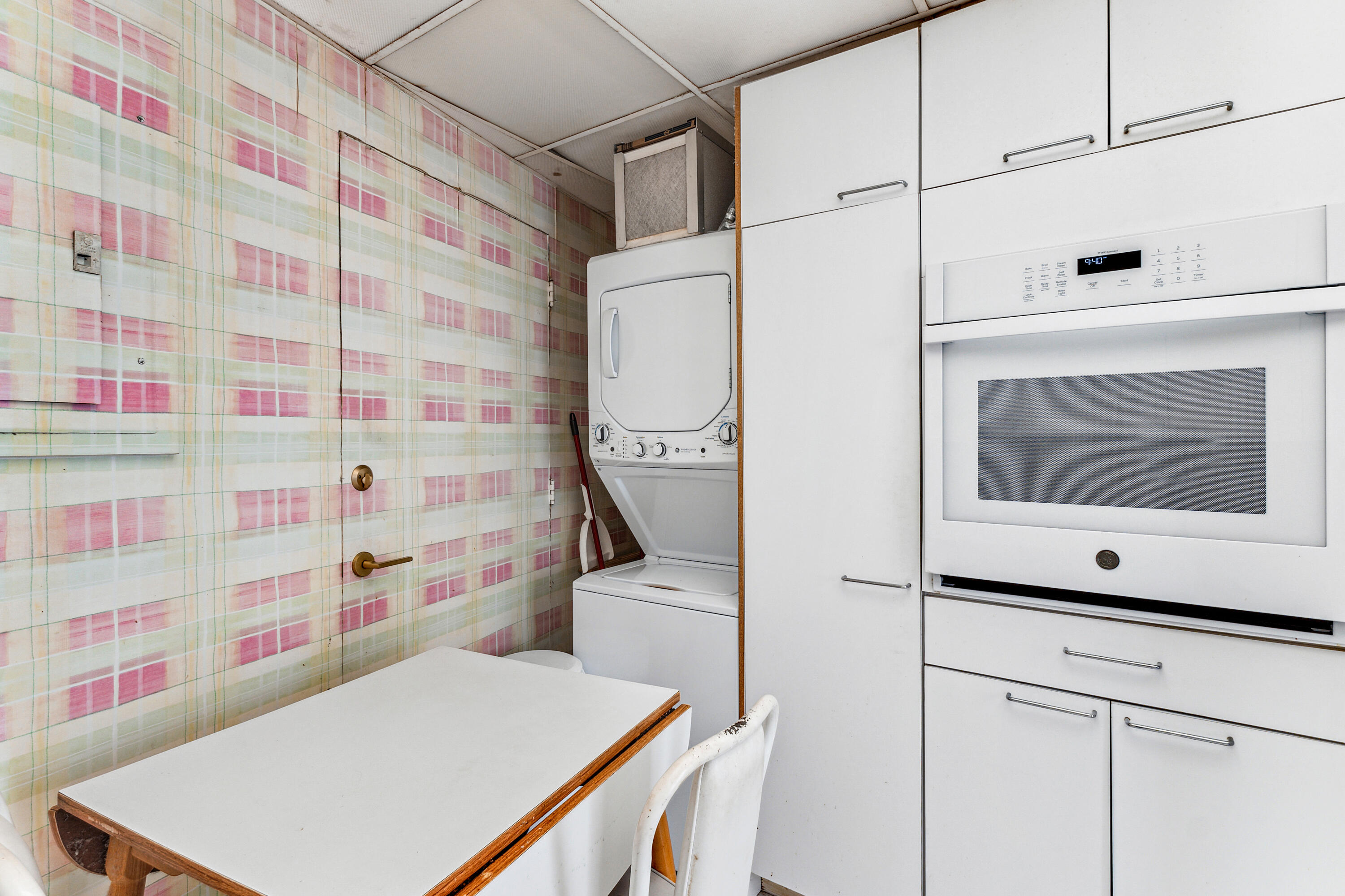 44 Cocoanut Row 508/509 A