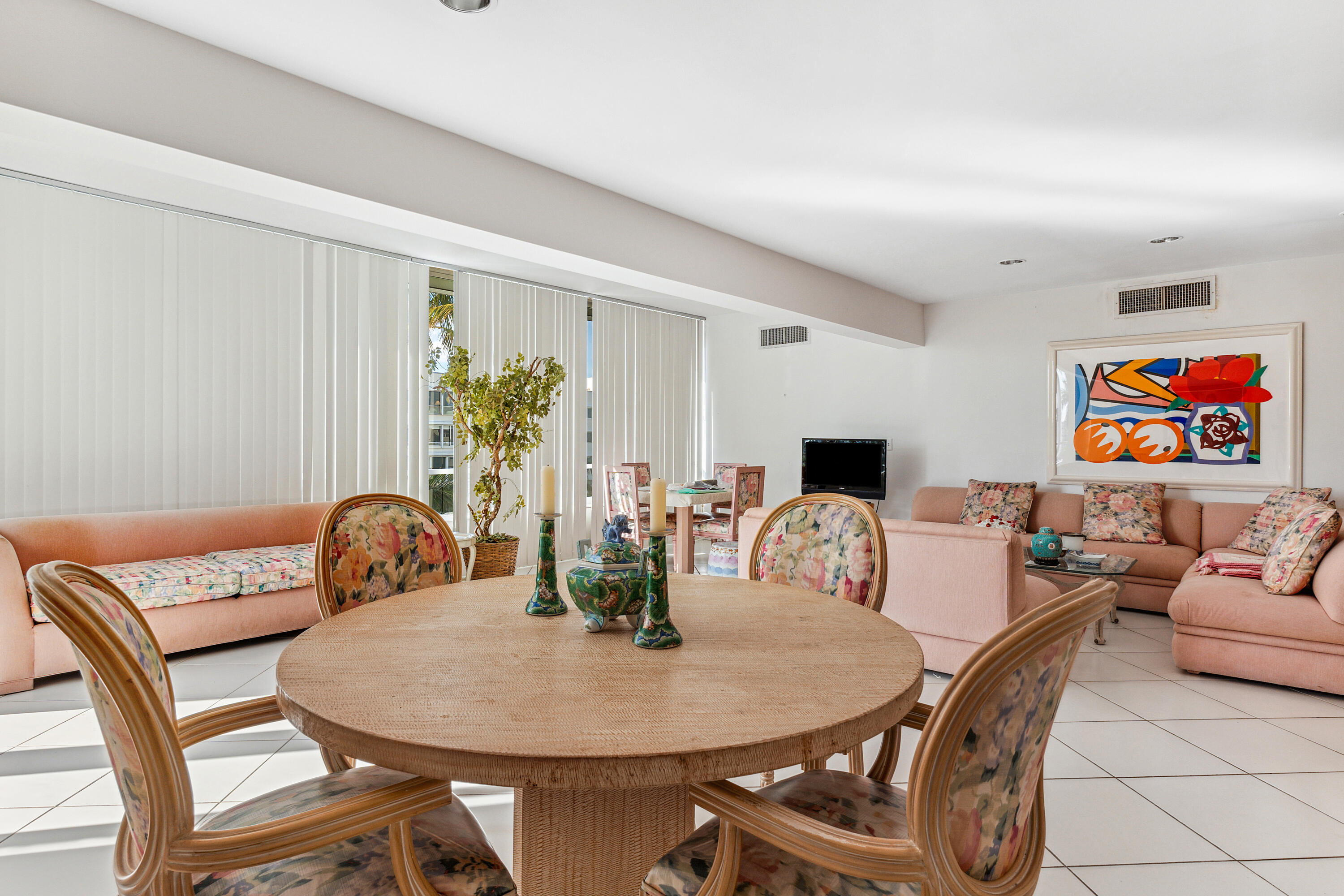 44 Cocoanut Row 508/509 A