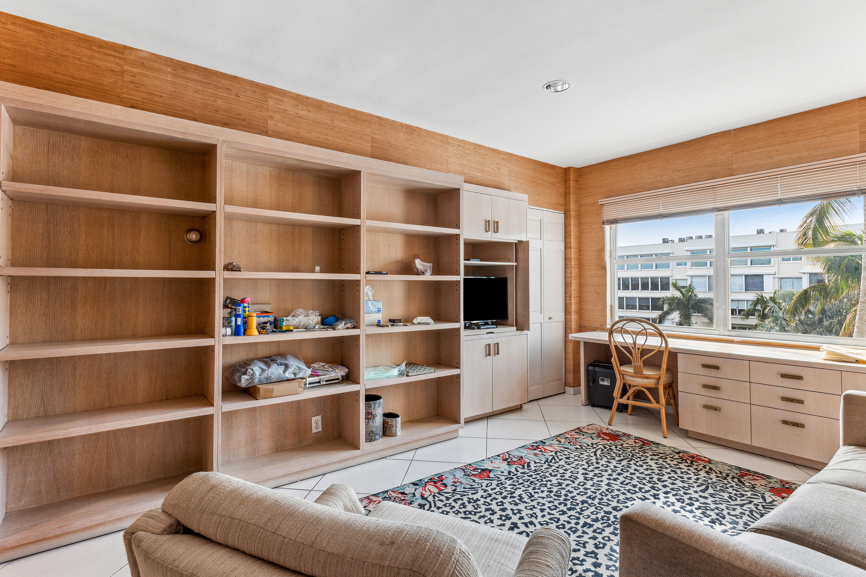 44 Cocoanut Row 508/509 A