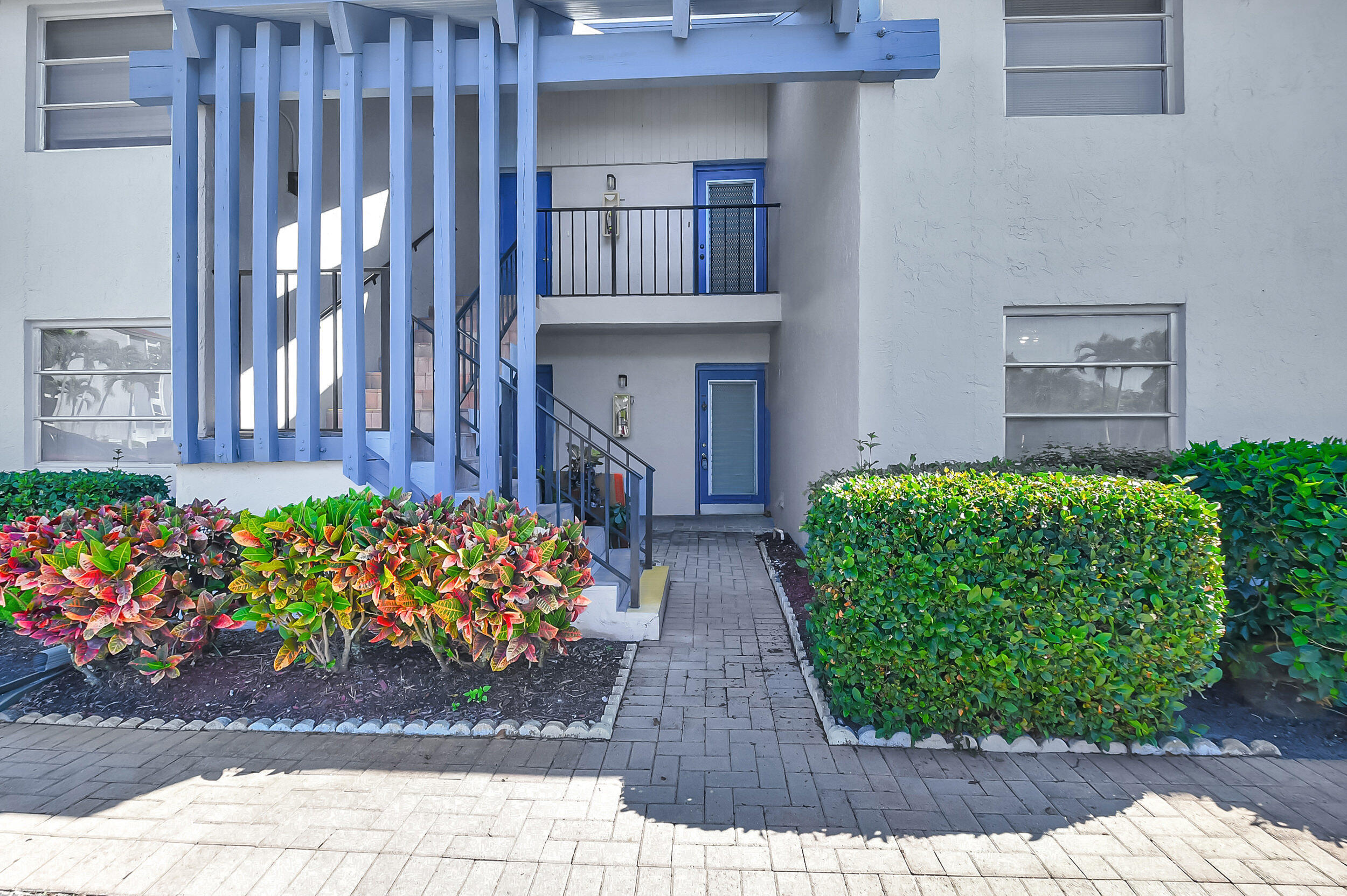 6625 S Oriole Boulevard 106