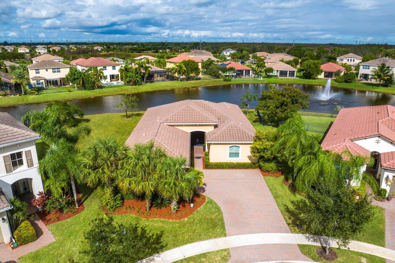 3033 Strada Court