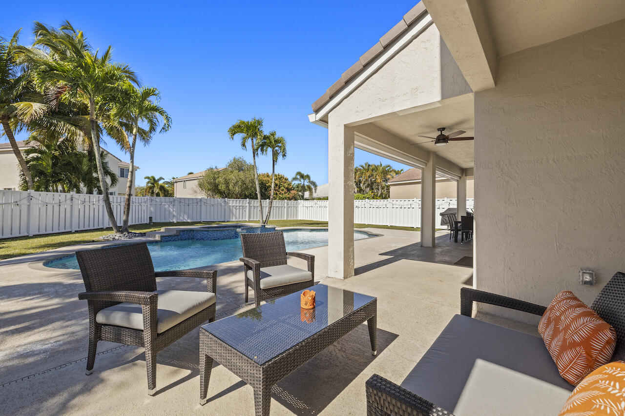 1190 Mahogany Lane
