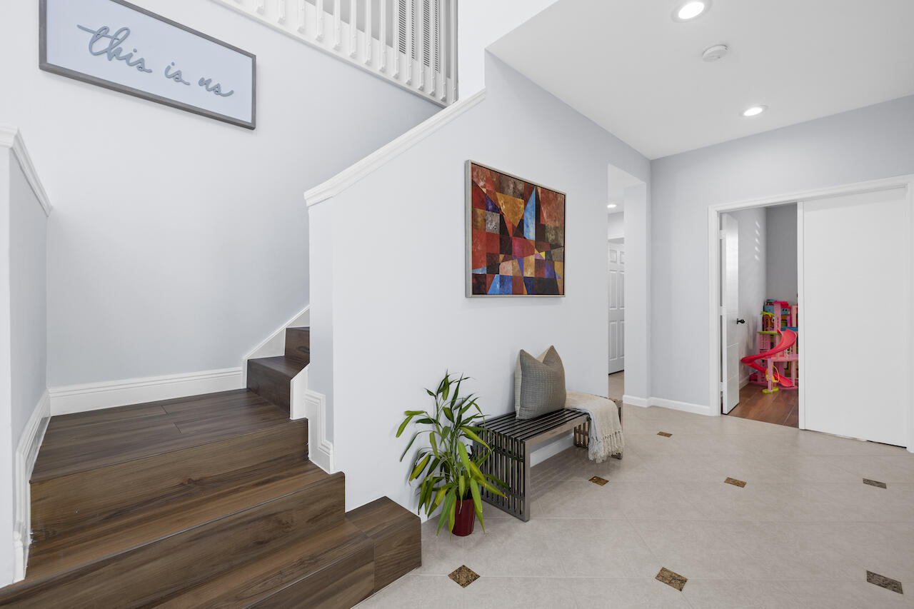 1190 Mahogany Lane