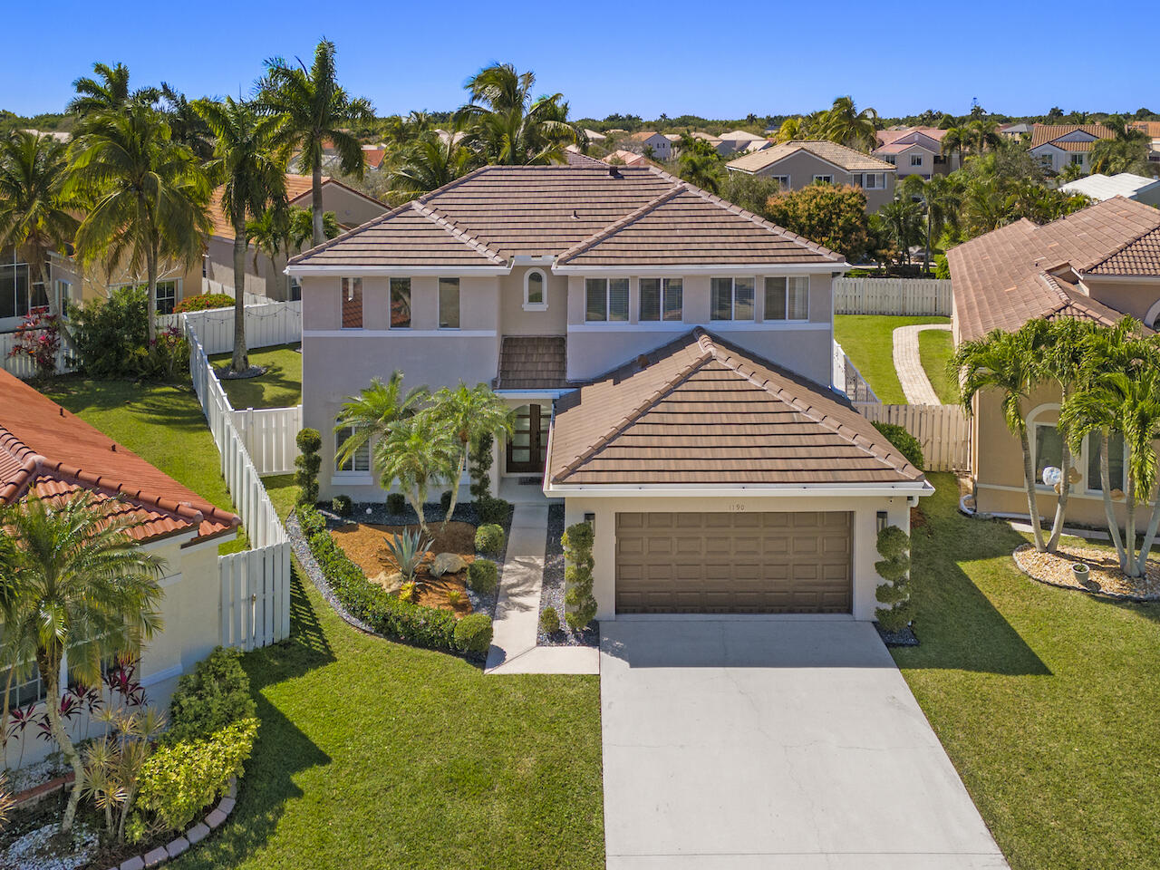 1190 Mahogany Lane