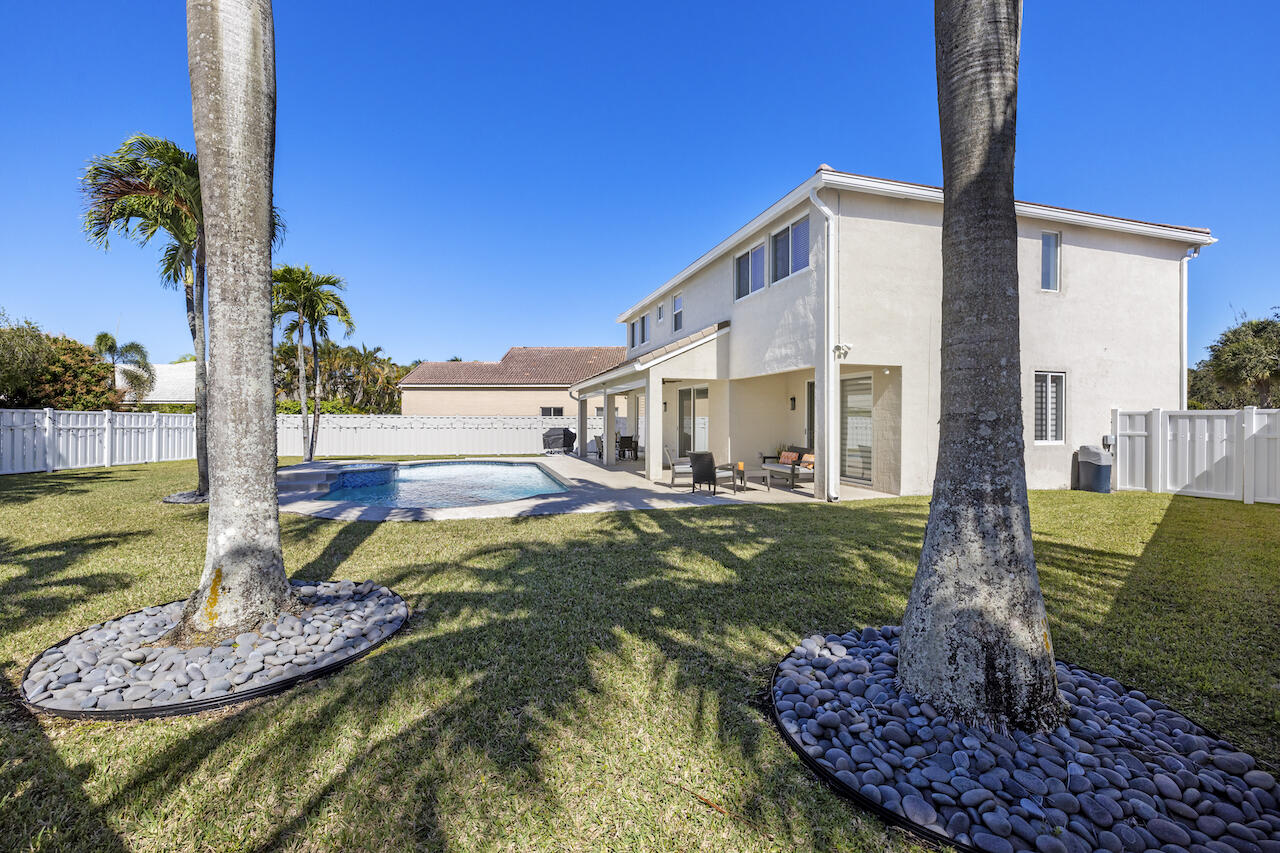 1190 Mahogany Lane