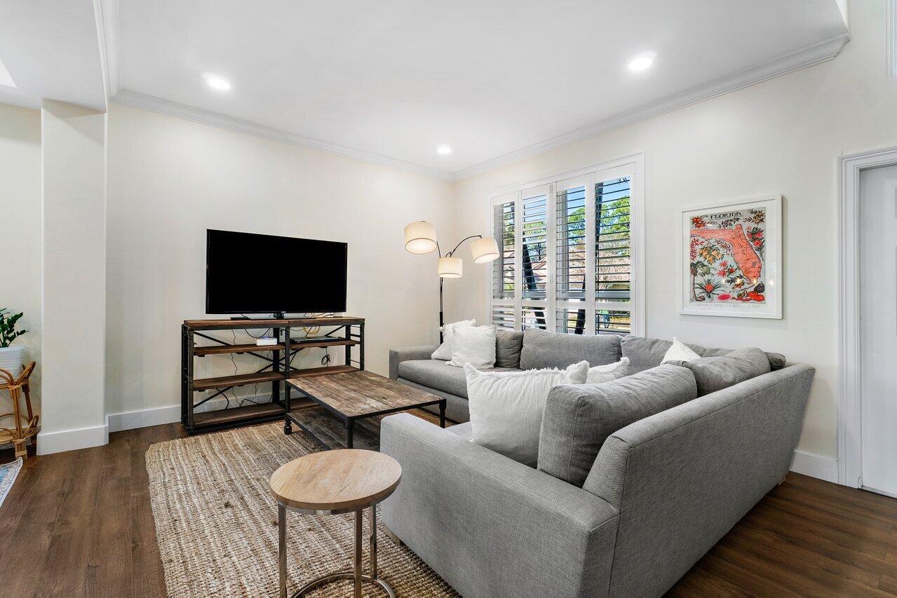 215 Lone Pine Drive
