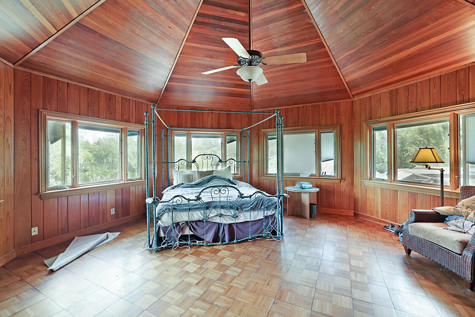 18363 Island Oak Avenue