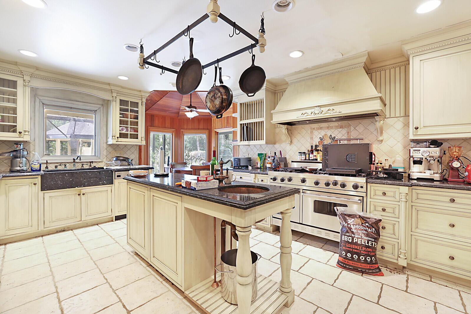 18363 Island Oak Avenue