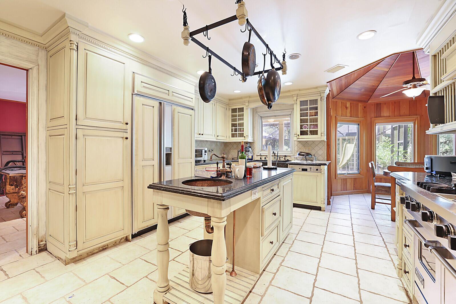 18363 Island Oak Avenue