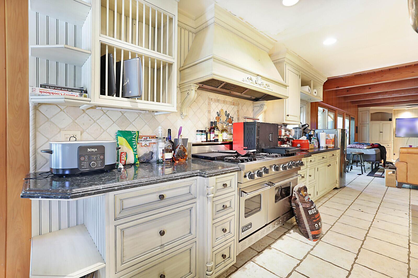 18363 Island Oak Avenue