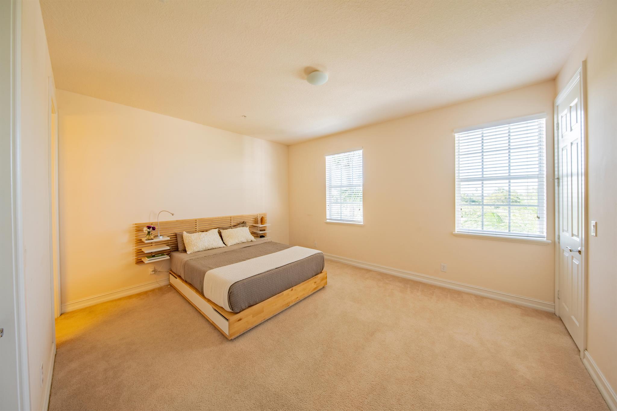 105 SW 2nd Avenue