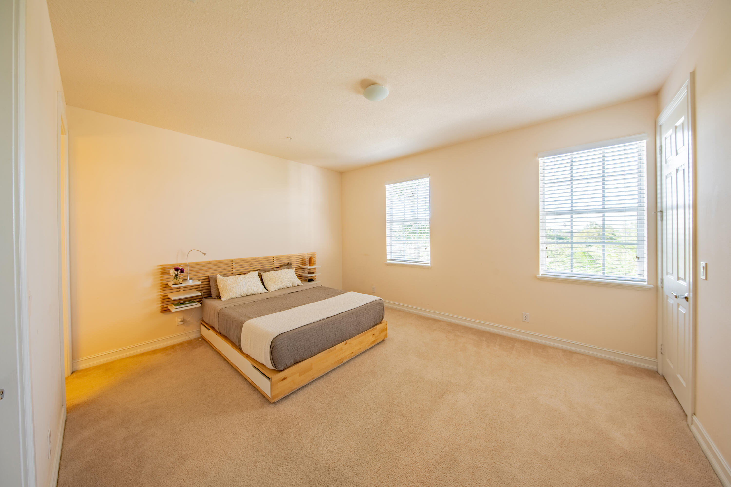 105 SW 2nd Avenue