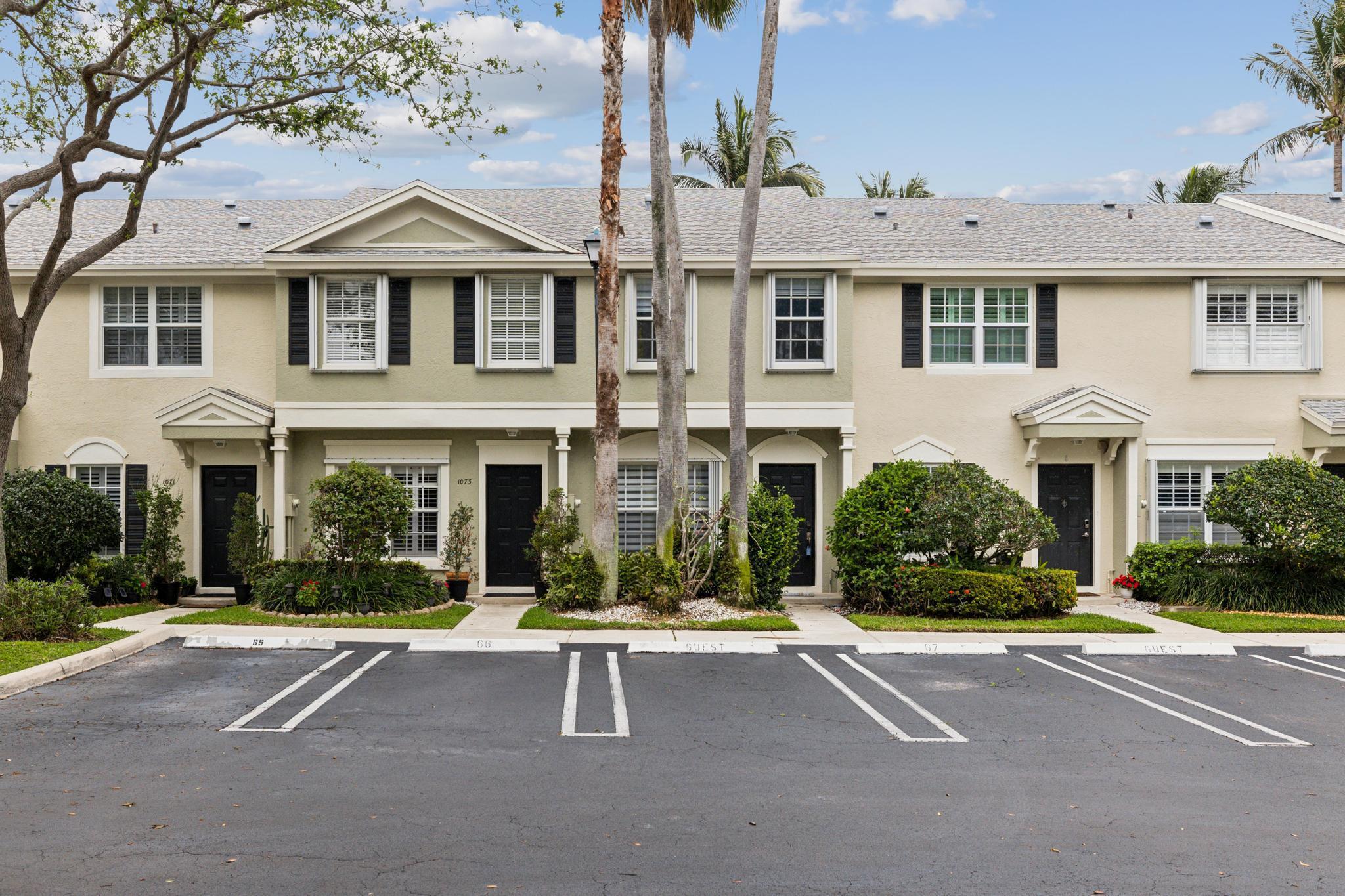 1075 Kokomo Key Lane