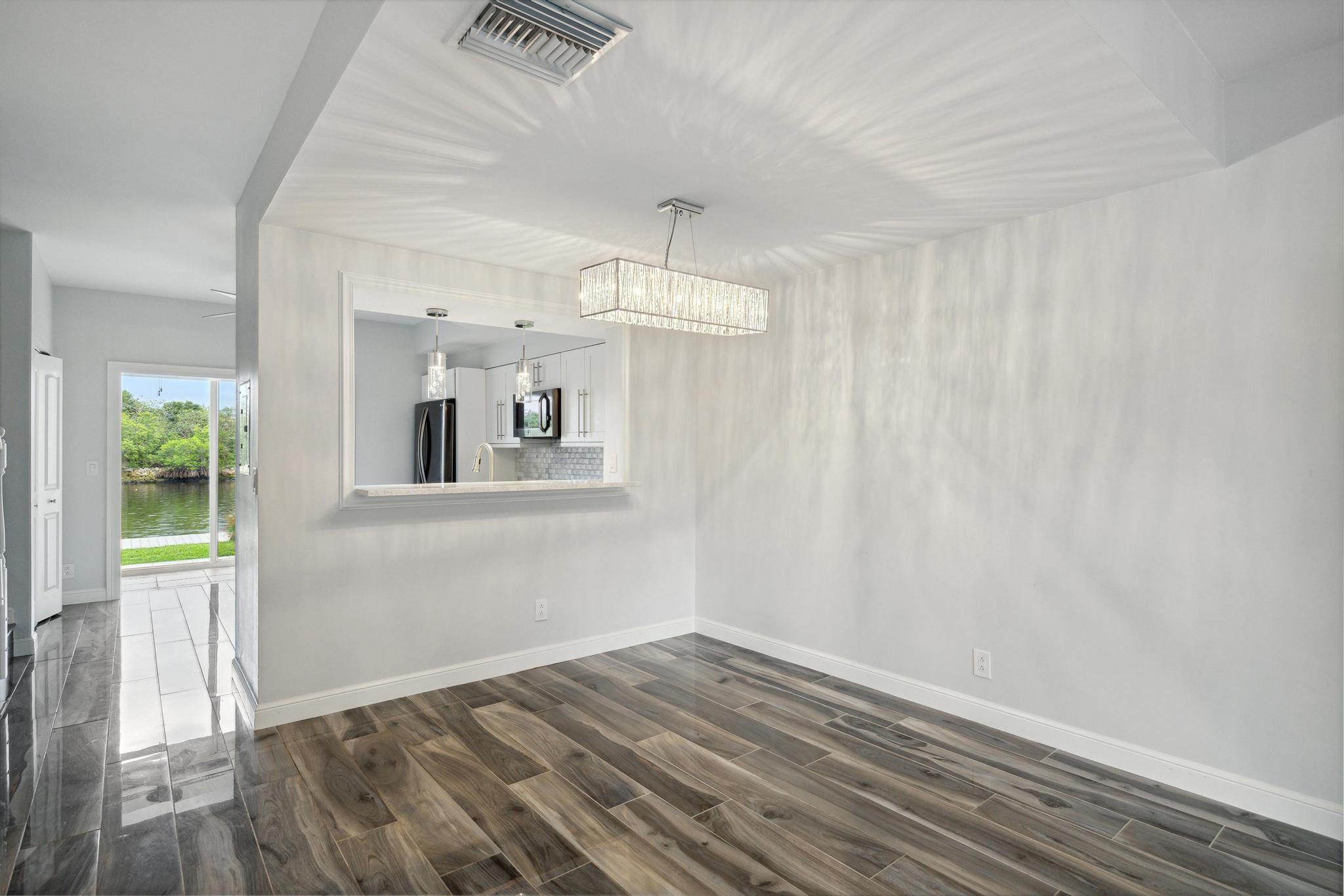 1075 Kokomo Key Lane