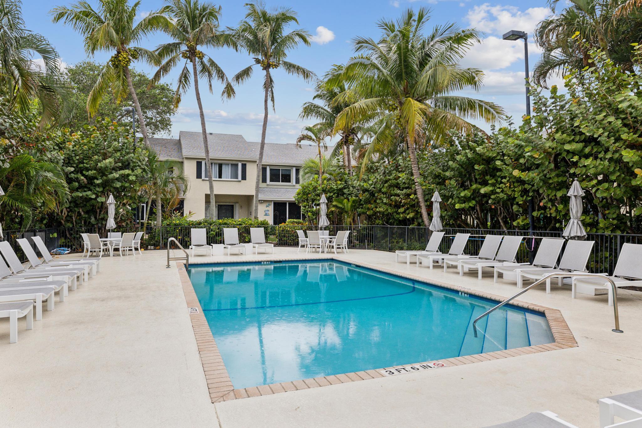 1075 Kokomo Key Lane