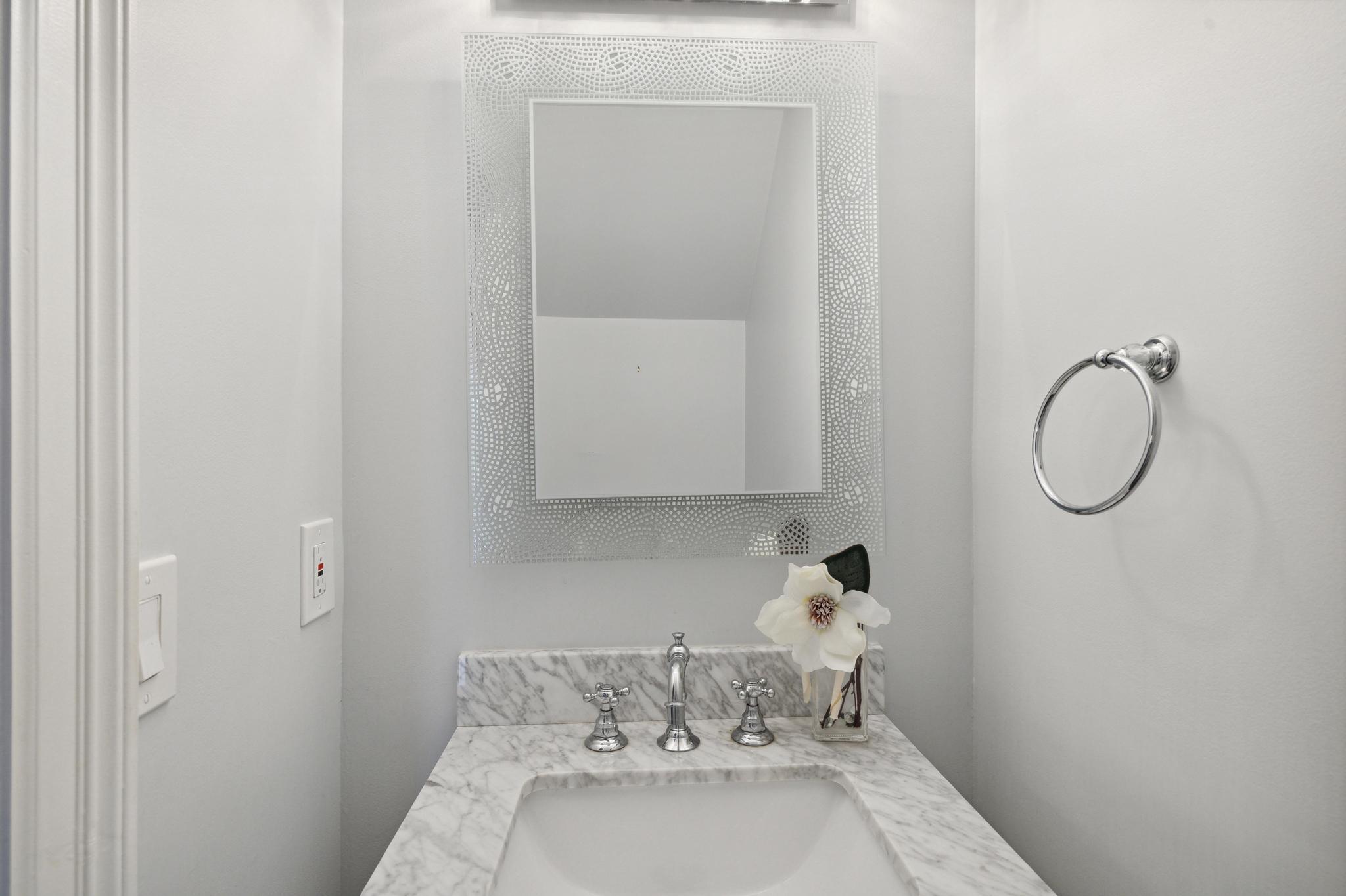 1075 Kokomo Key Lane