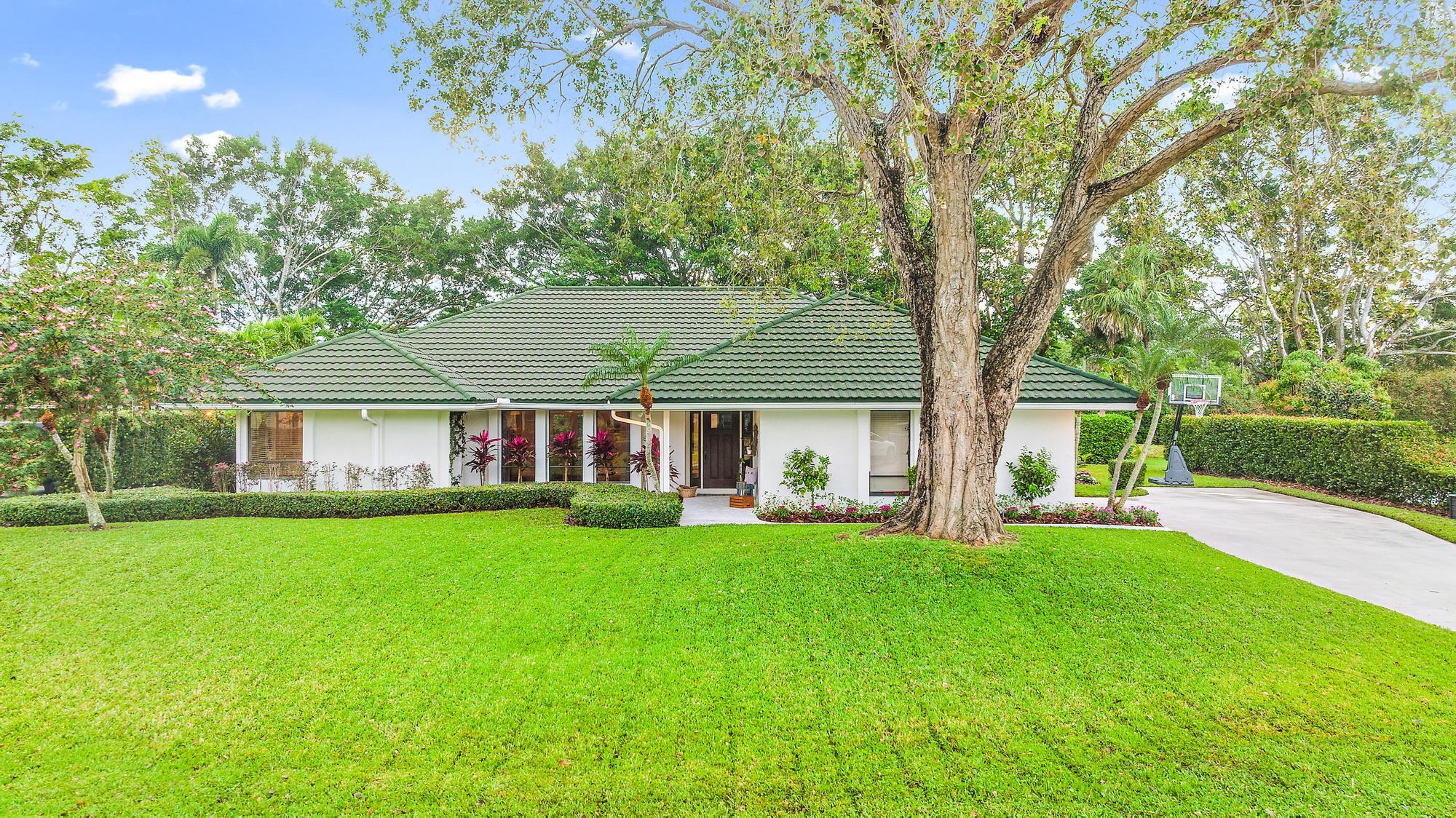 92 Dunbar Road E