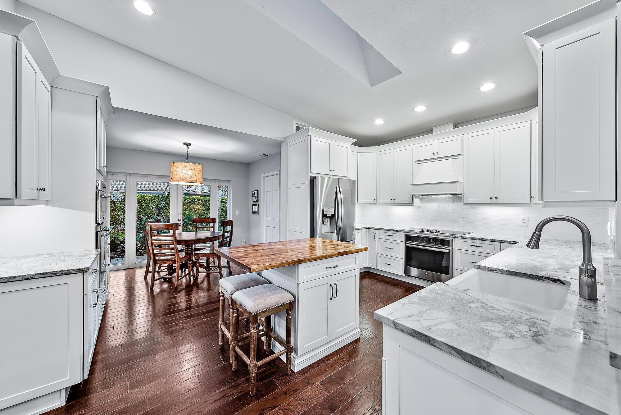 92 Dunbar Road E