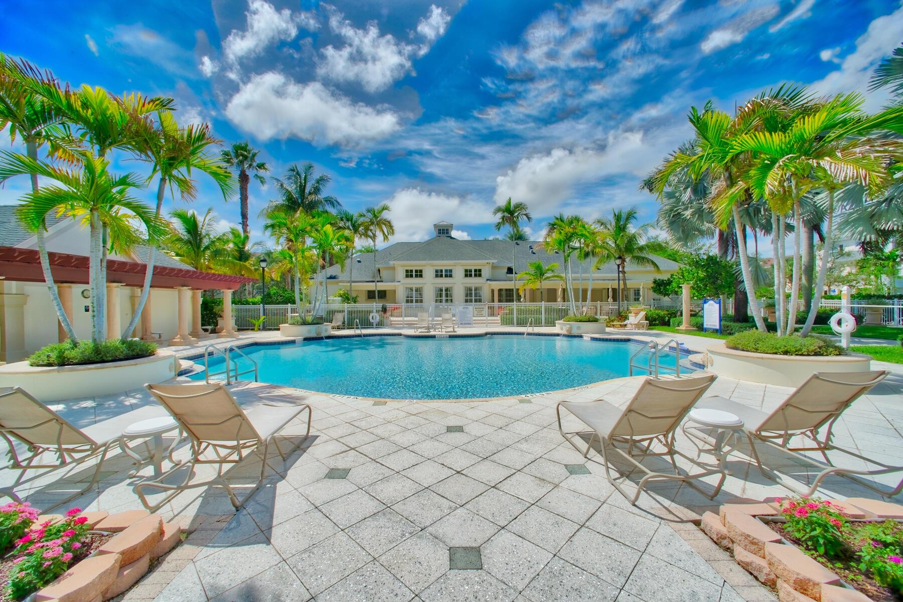 275 Murcia Drive 309