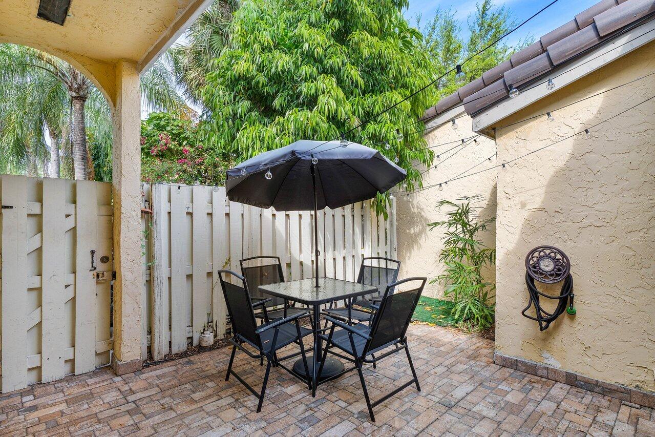 22346 Pineapple Walk Drive
