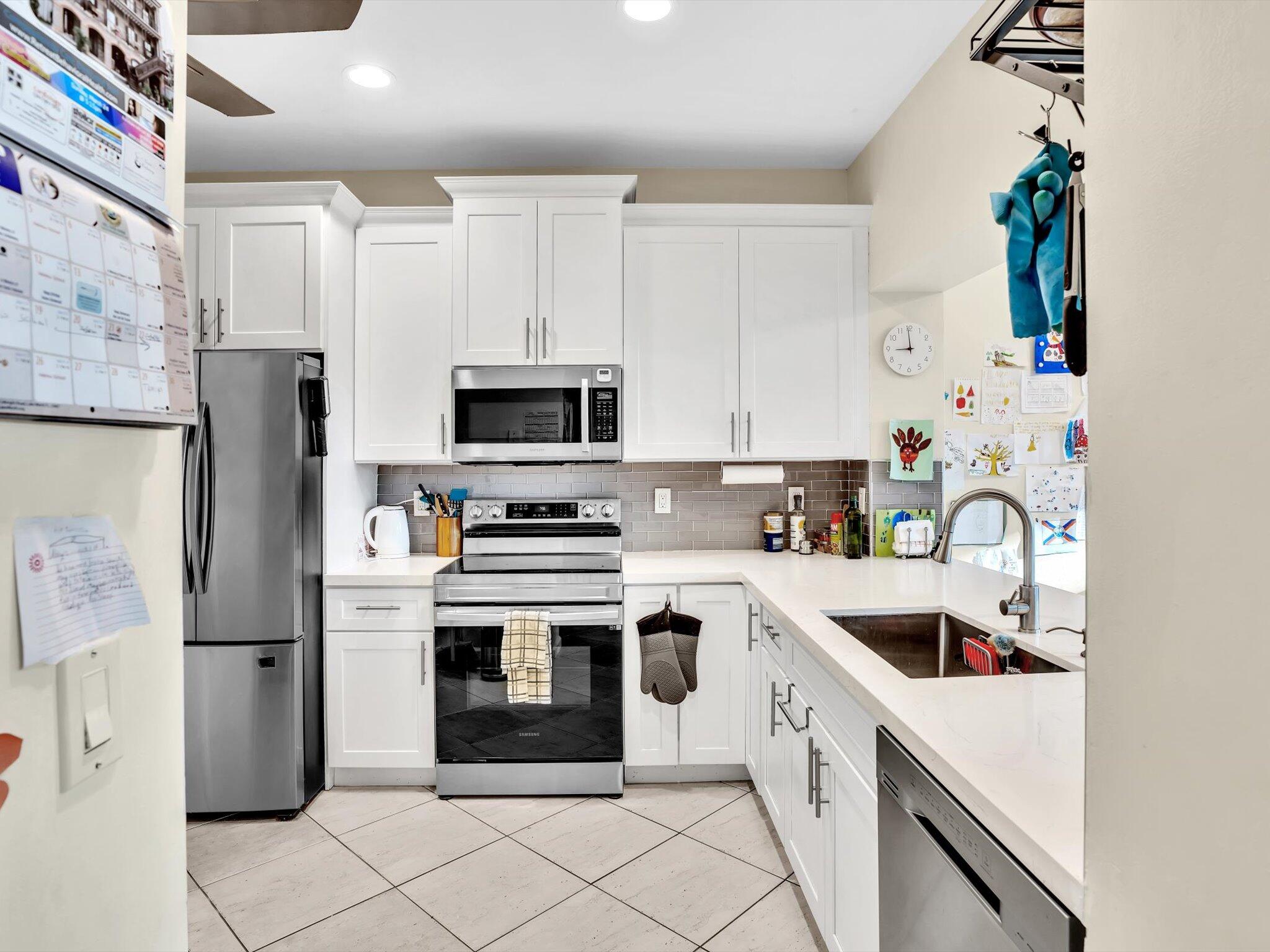 6407 Bella Circle 403