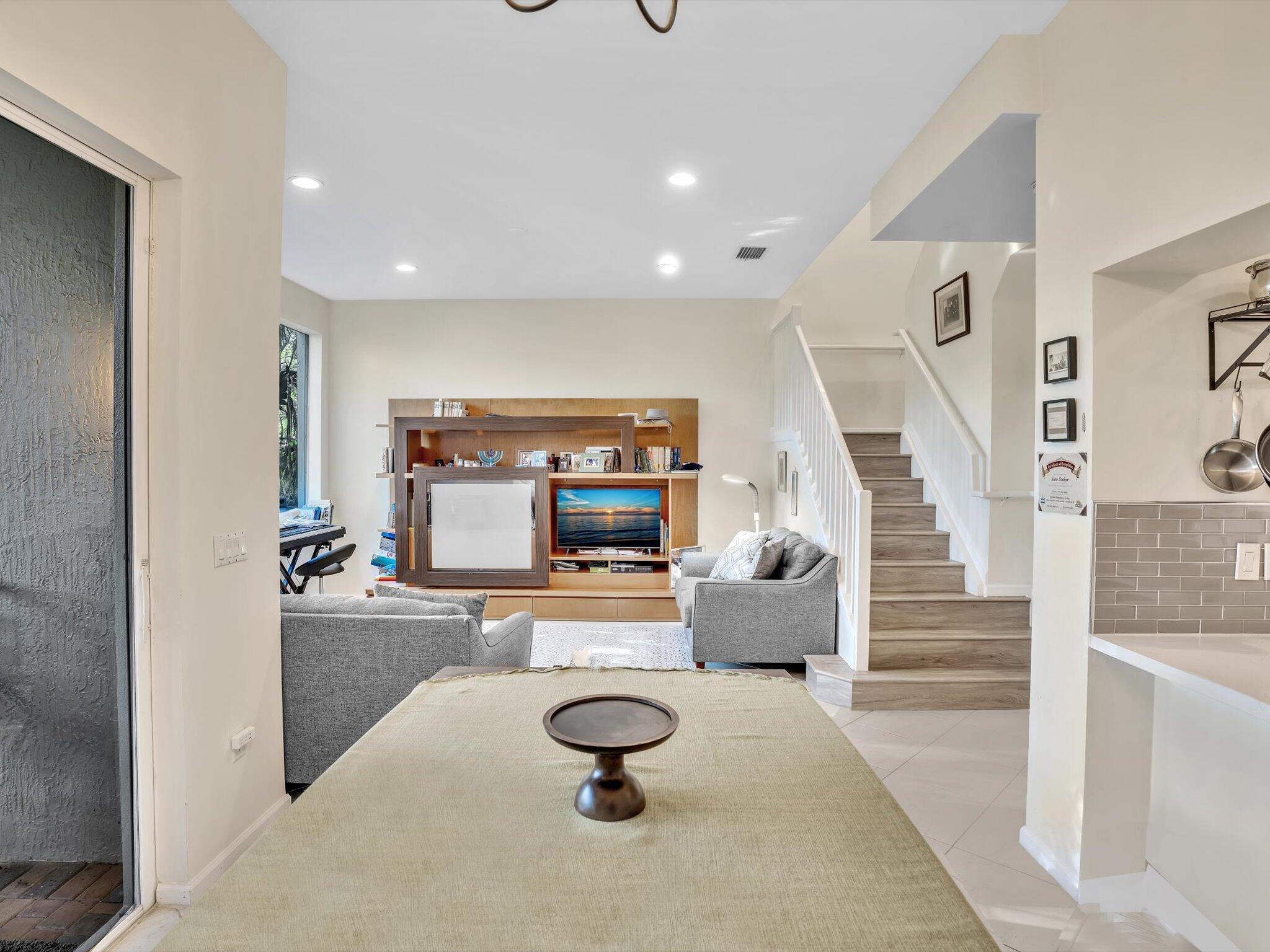 6407 Bella Circle 403