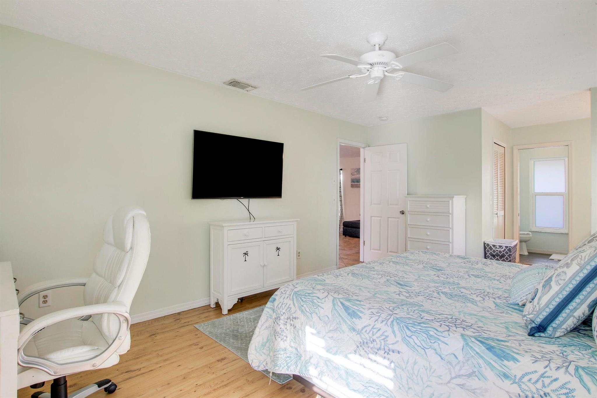 8148 SE Coconut Street