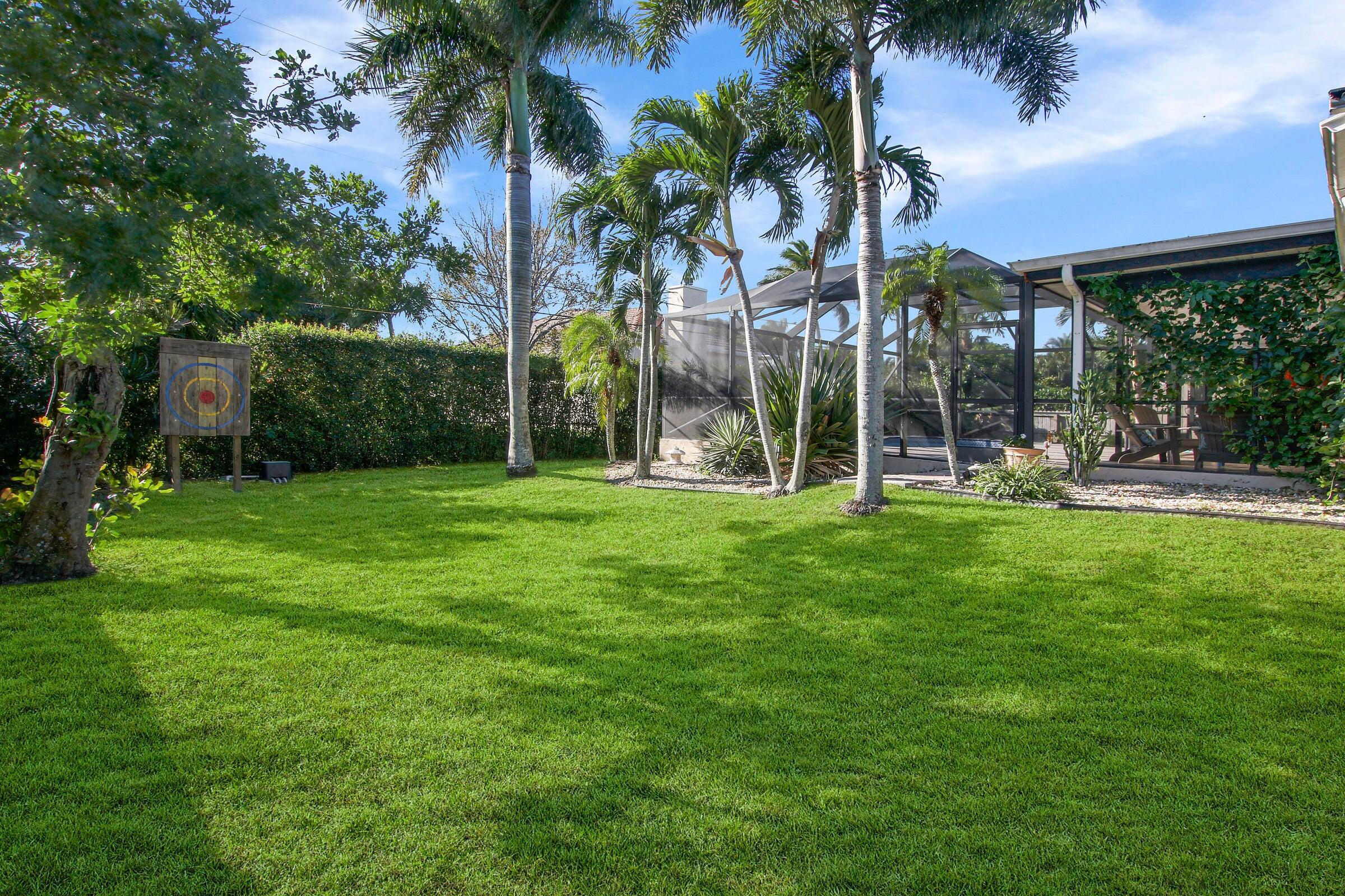 8148 SE Coconut Street