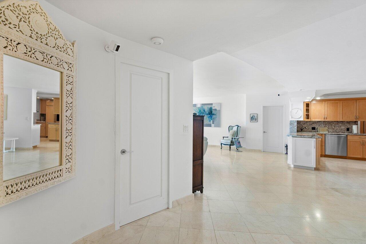 700 S Ocean Boulevard 504