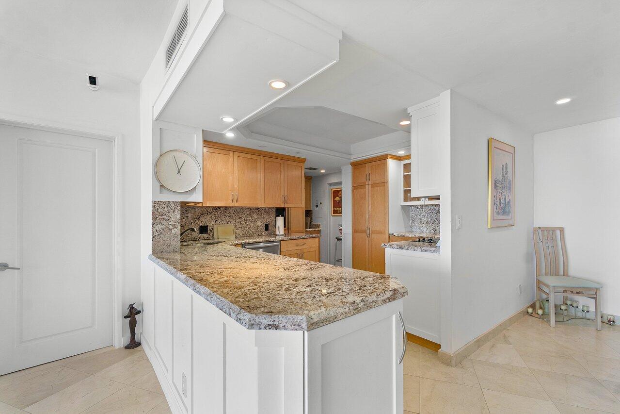 700 S Ocean Boulevard 504