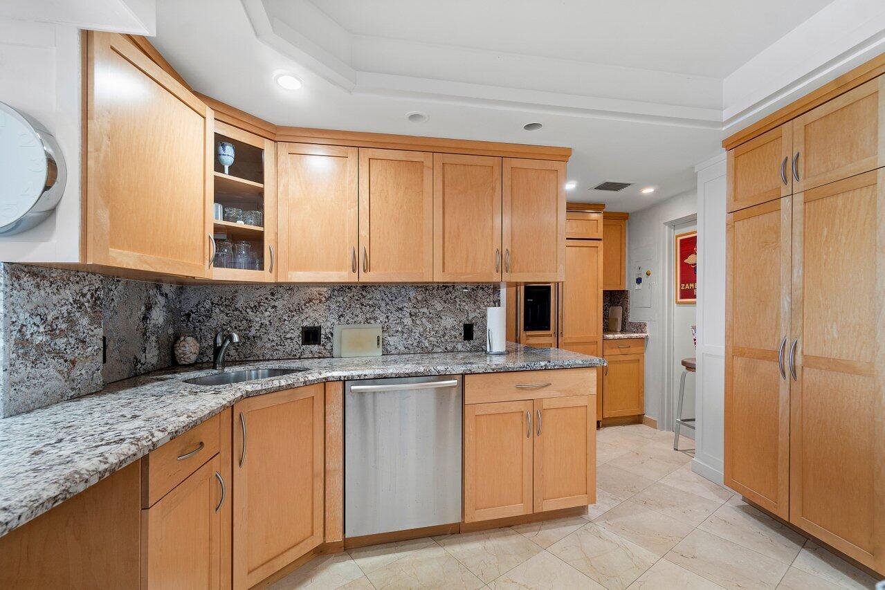 700 S Ocean Boulevard 504