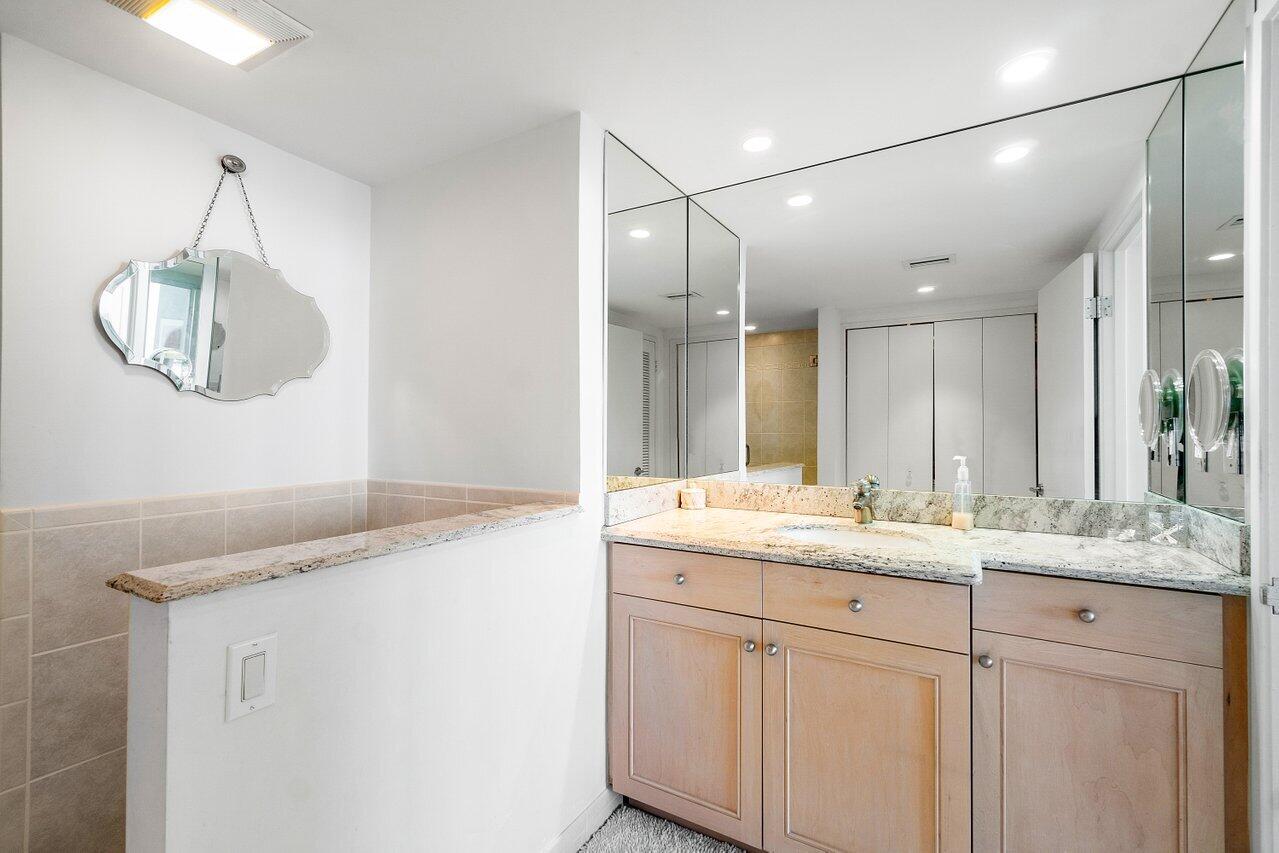 700 S Ocean Boulevard 504