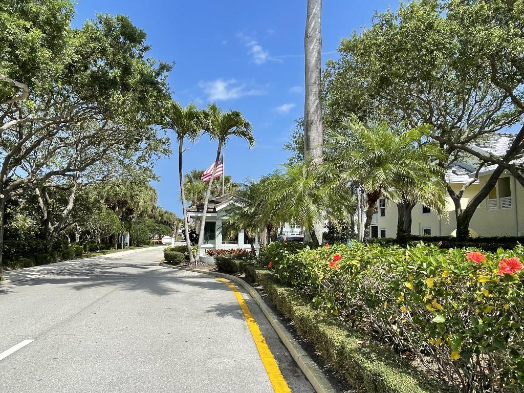 305 Mainsail Circle
