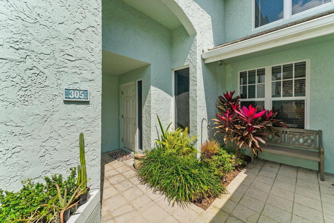 305 Mainsail Circle